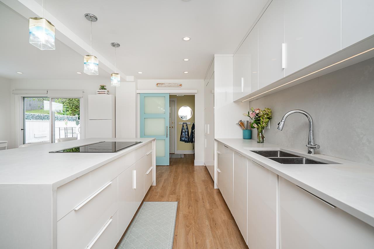 15549 Victoria Avenue, White Rock, British Columbia  V4B 1H8 - Photo 16 - R3002213