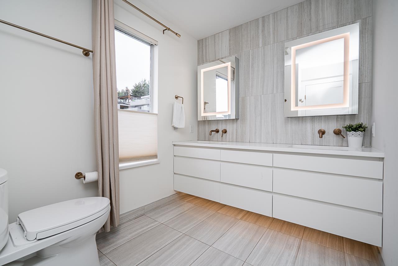 15549 Victoria Avenue, White Rock, British Columbia  V4B 1H8 - Photo 23 - R3002213