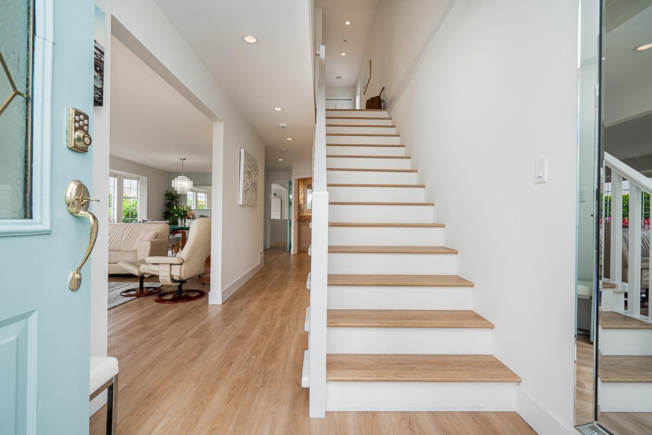 15549 Victoria Avenue, White Rock, British Columbia  V4B 1H8 - Photo 4 - R3002213
