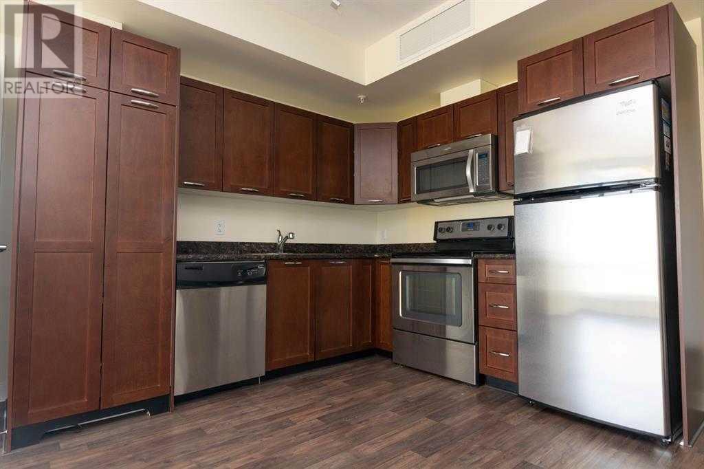 Property at 805, 3830 Brentwood Road NW image 3
