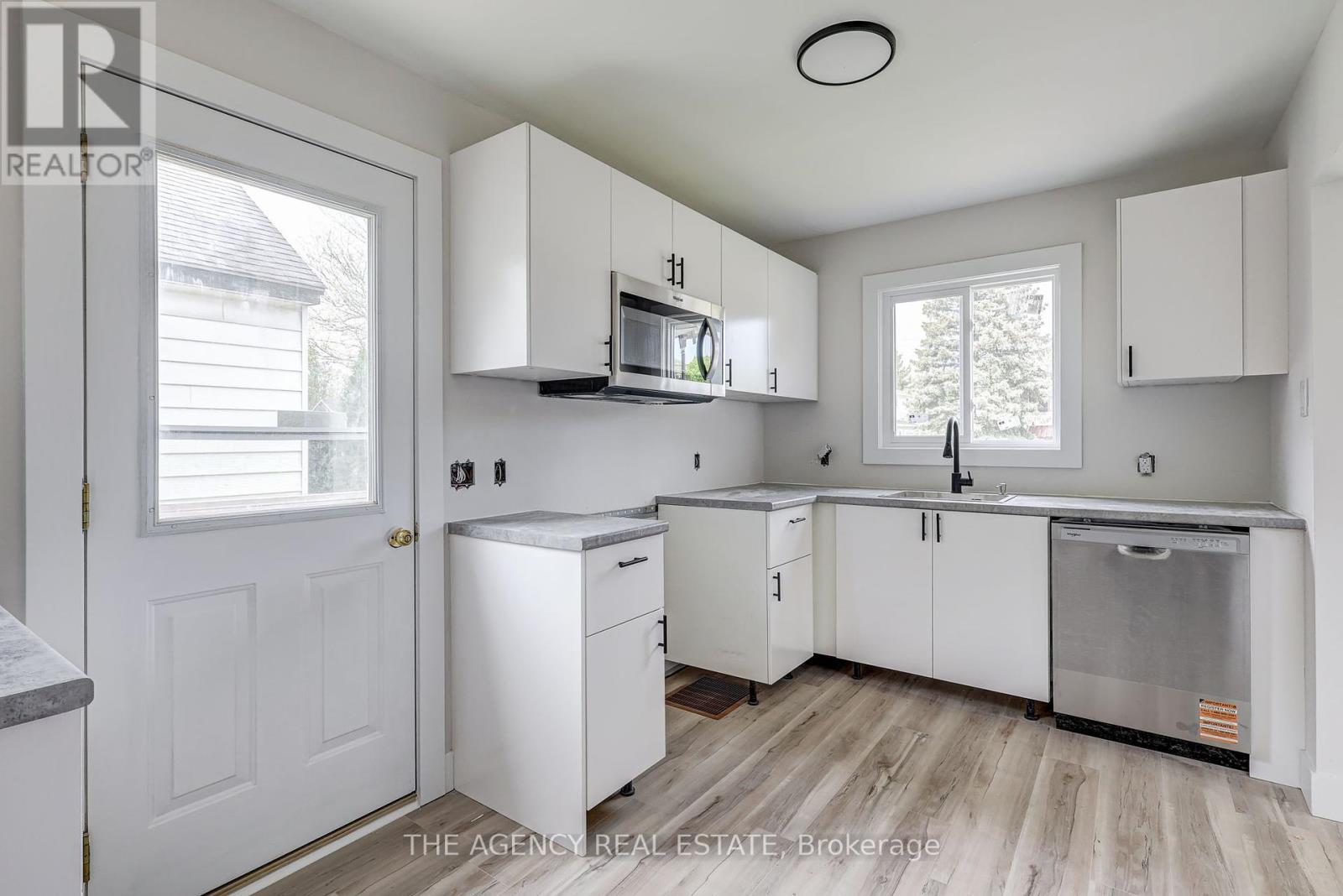 489 Salisbury Street, London East, Ontario  N5Y 3B4 - Photo 11 - X12145027
