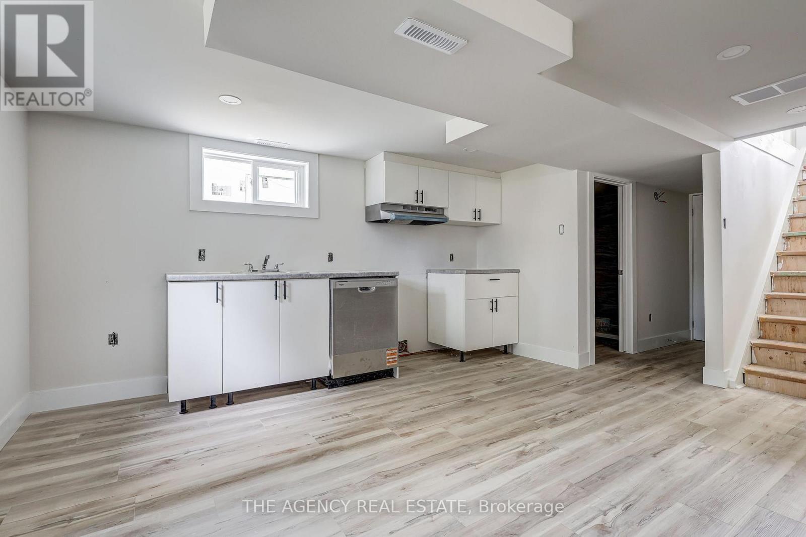 489 Salisbury Street, London East, Ontario  N5Y 3B4 - Photo 20 - X12145027