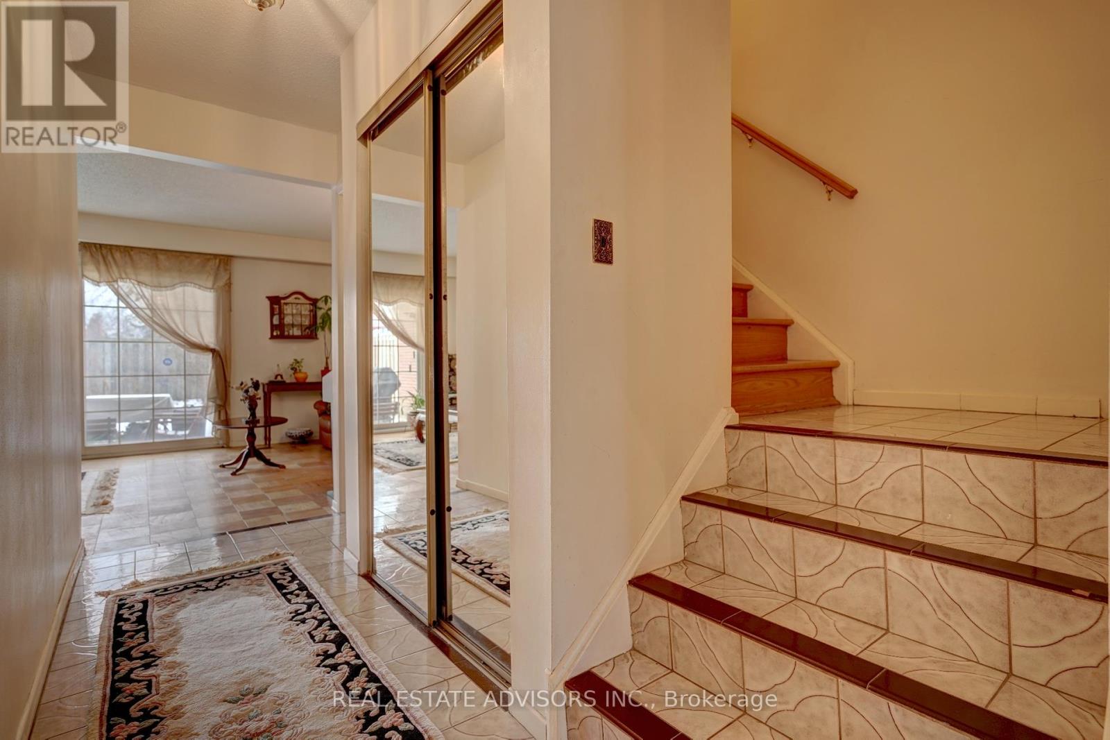 47 - 3175 Kirwin Avenue, Mississauga, Ontario  L5A 3M4 - Photo 5 - W12145660