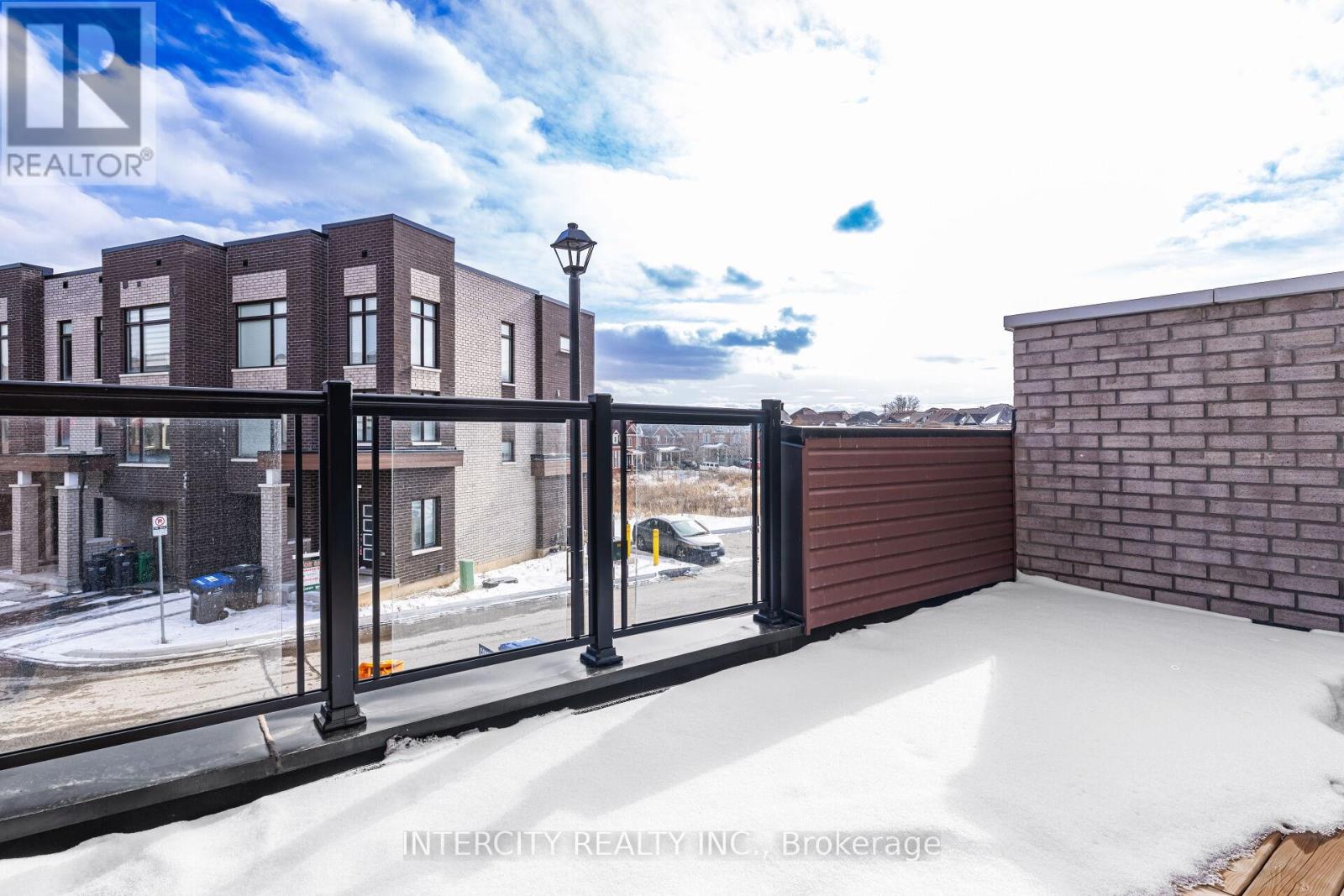 9 Queenpost Drive, Brampton (Credit Valley), Ontario  L6Y 6L2 - Photo 49 - W12145685