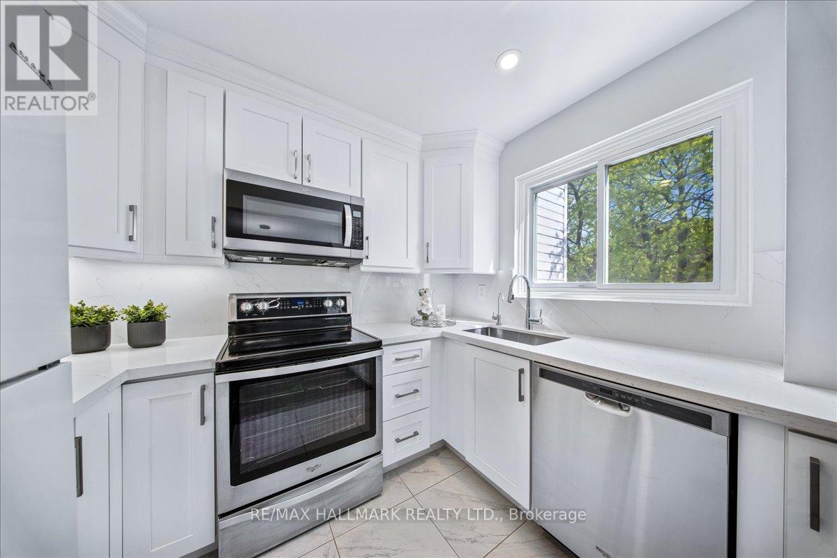 19 - 1221 Dundix Road, Mississauga, Ontario  L4Y 3Y9 - Photo 3 - W12145710