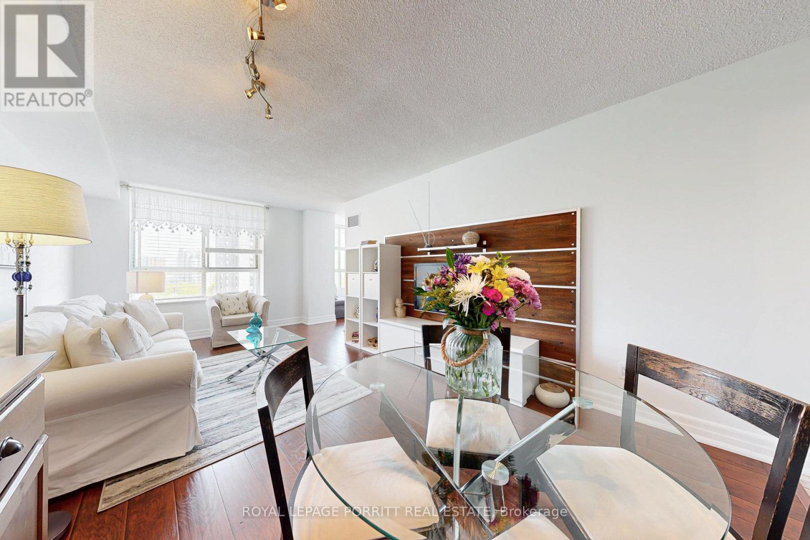 1017 - 1485 Lakeshore Road E, Mississauga, Ontario  L5E 3G2 - Photo 10 - W12145725
