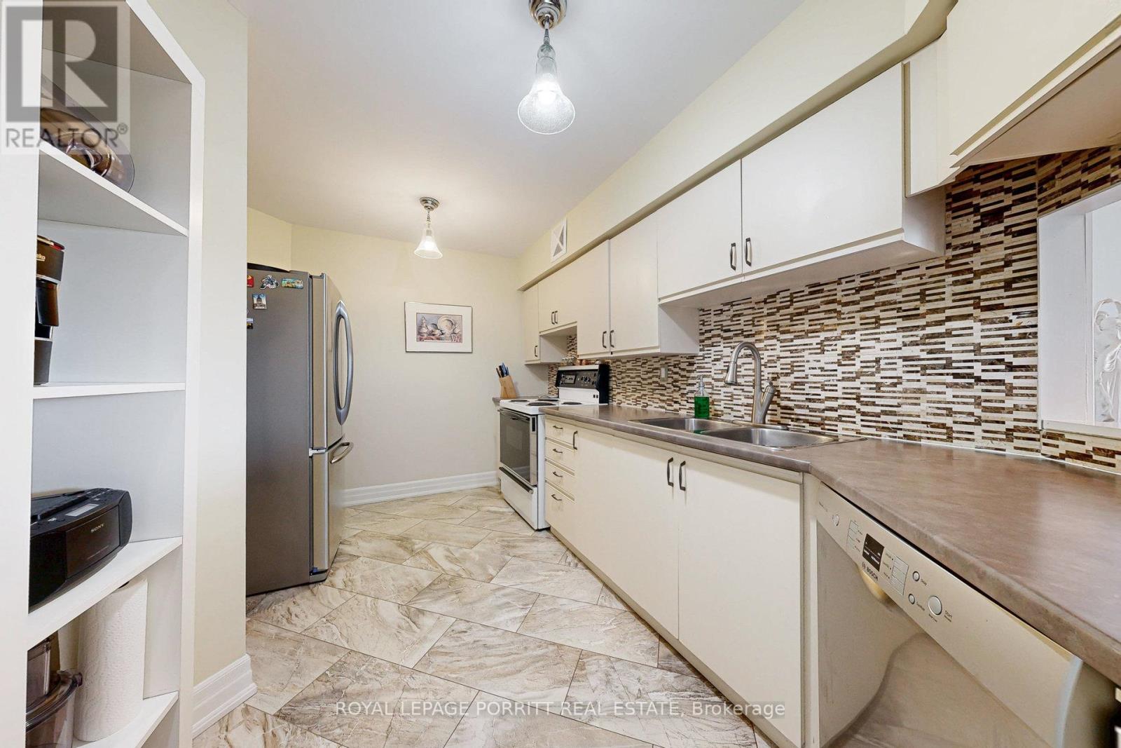 1017 - 1485 Lakeshore Road E, Mississauga, Ontario  L5E 3G2 - Photo 14 - W12145725
