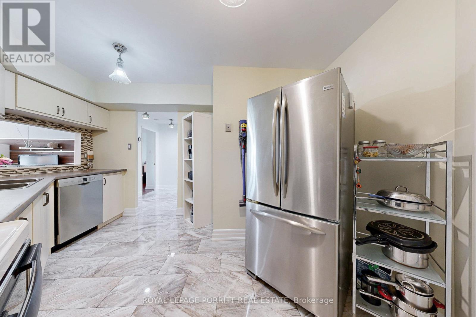1017 - 1485 Lakeshore Road E, Mississauga, Ontario  L5E 3G2 - Photo 17 - W12145725