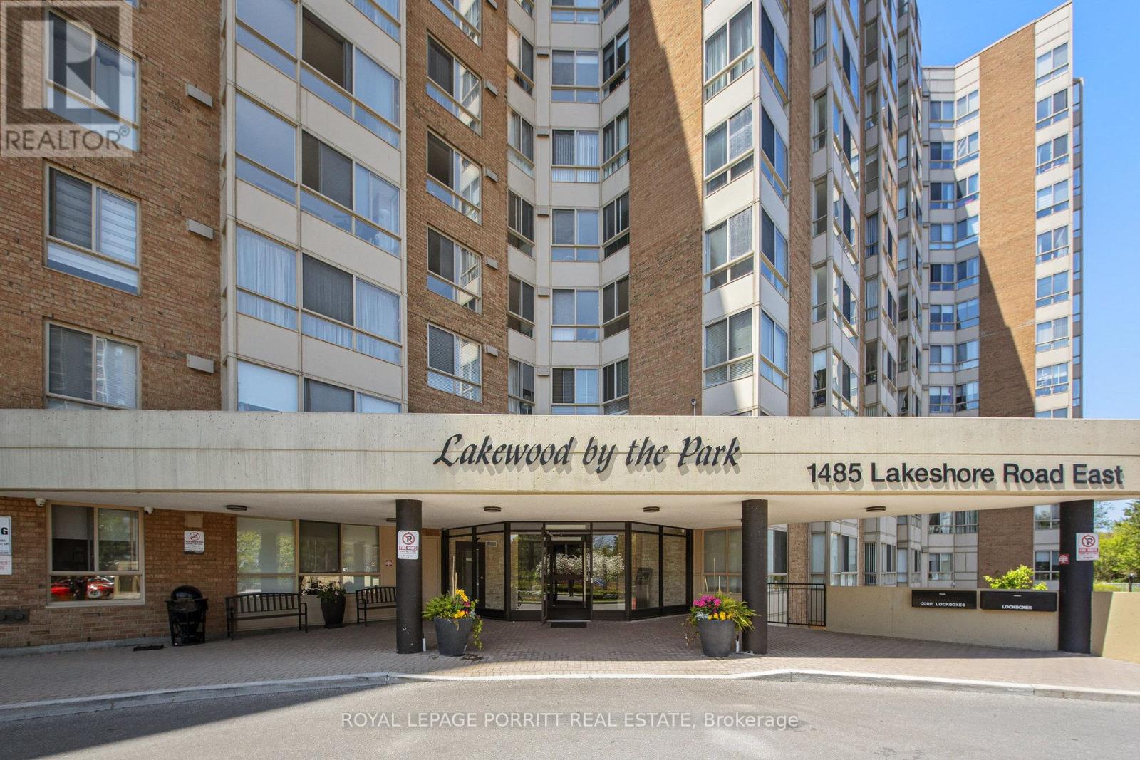 1017 - 1485 Lakeshore Road E, Mississauga, Ontario  L5E 3G2 - Photo 2 - W12145725