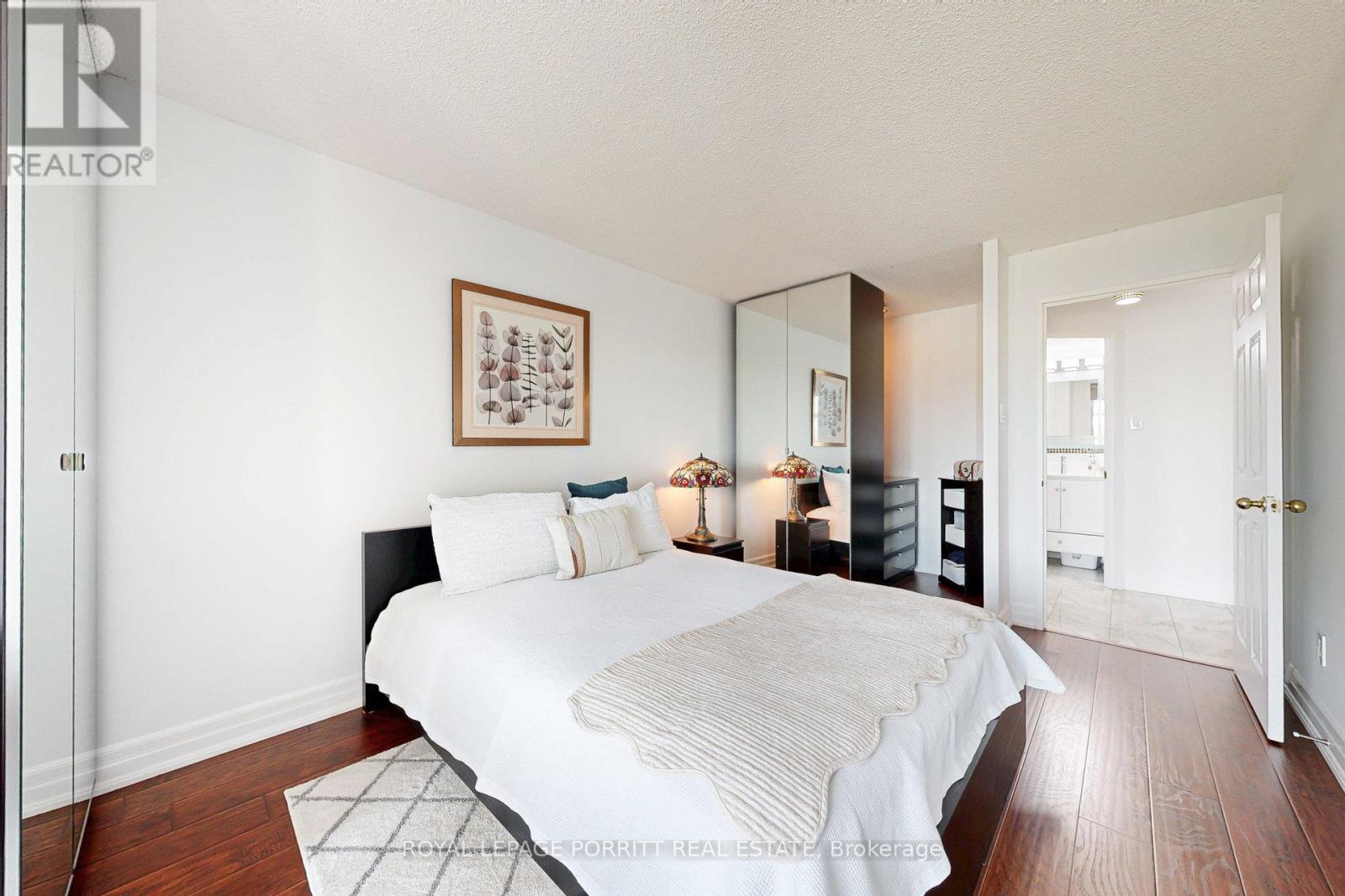 1017 - 1485 Lakeshore Road E, Mississauga, Ontario  L5E 3G2 - Photo 24 - W12145725