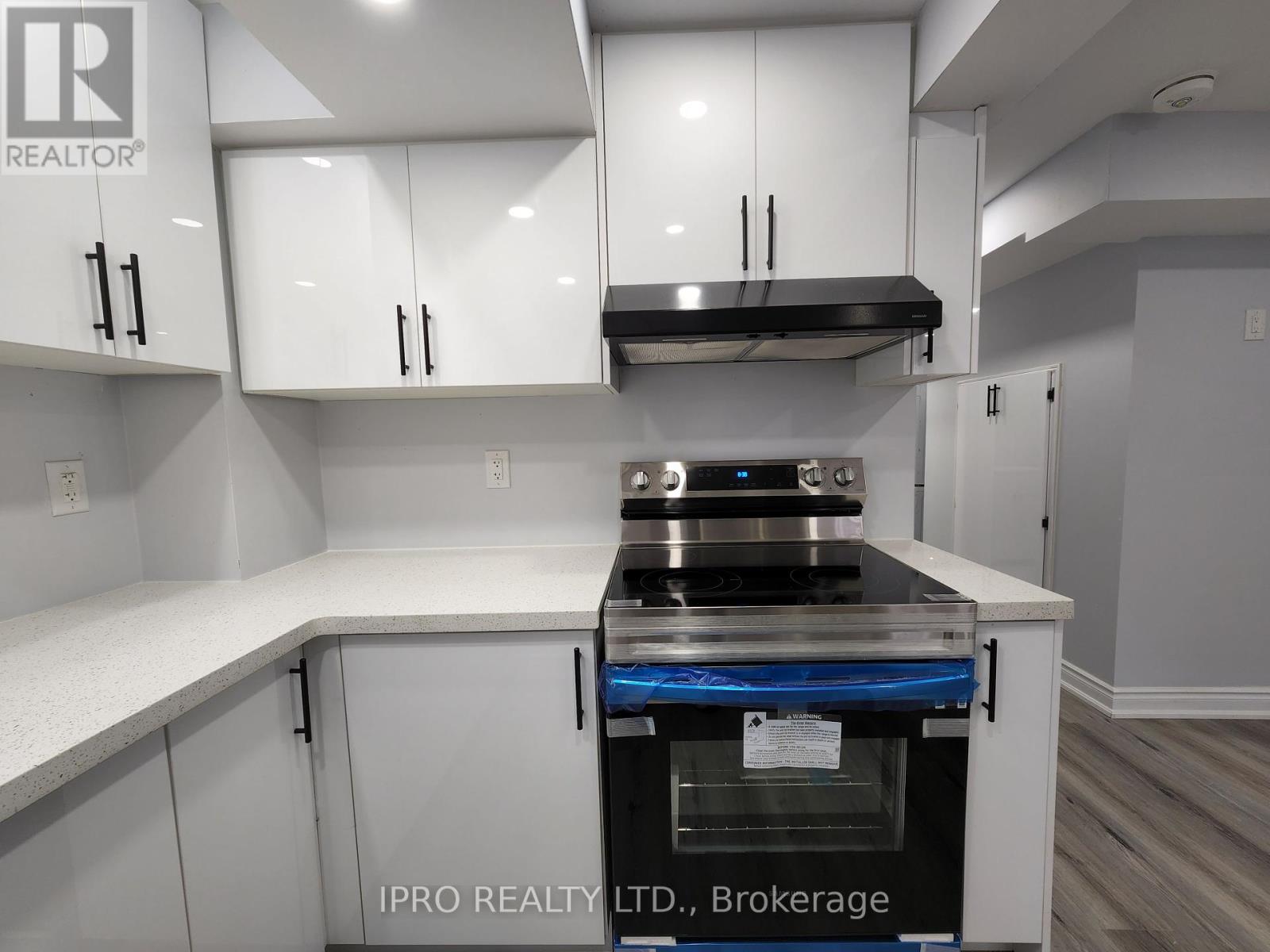 1275 Prestonwood Crescent, Mississauga (East Credit), Ontario  L5V 2Y9 - Photo 6 - W12145738