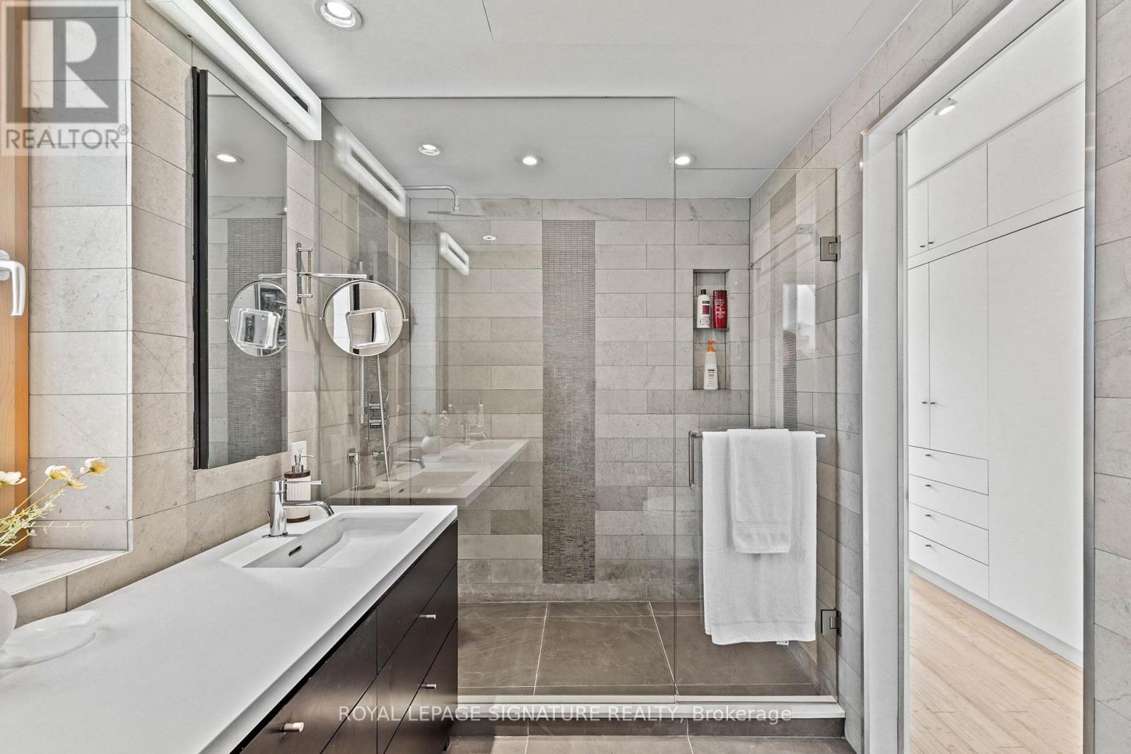 215 Bowood Avenue, Toronto, Ontario  M4N 1Y7 - Photo 26 - C12145788