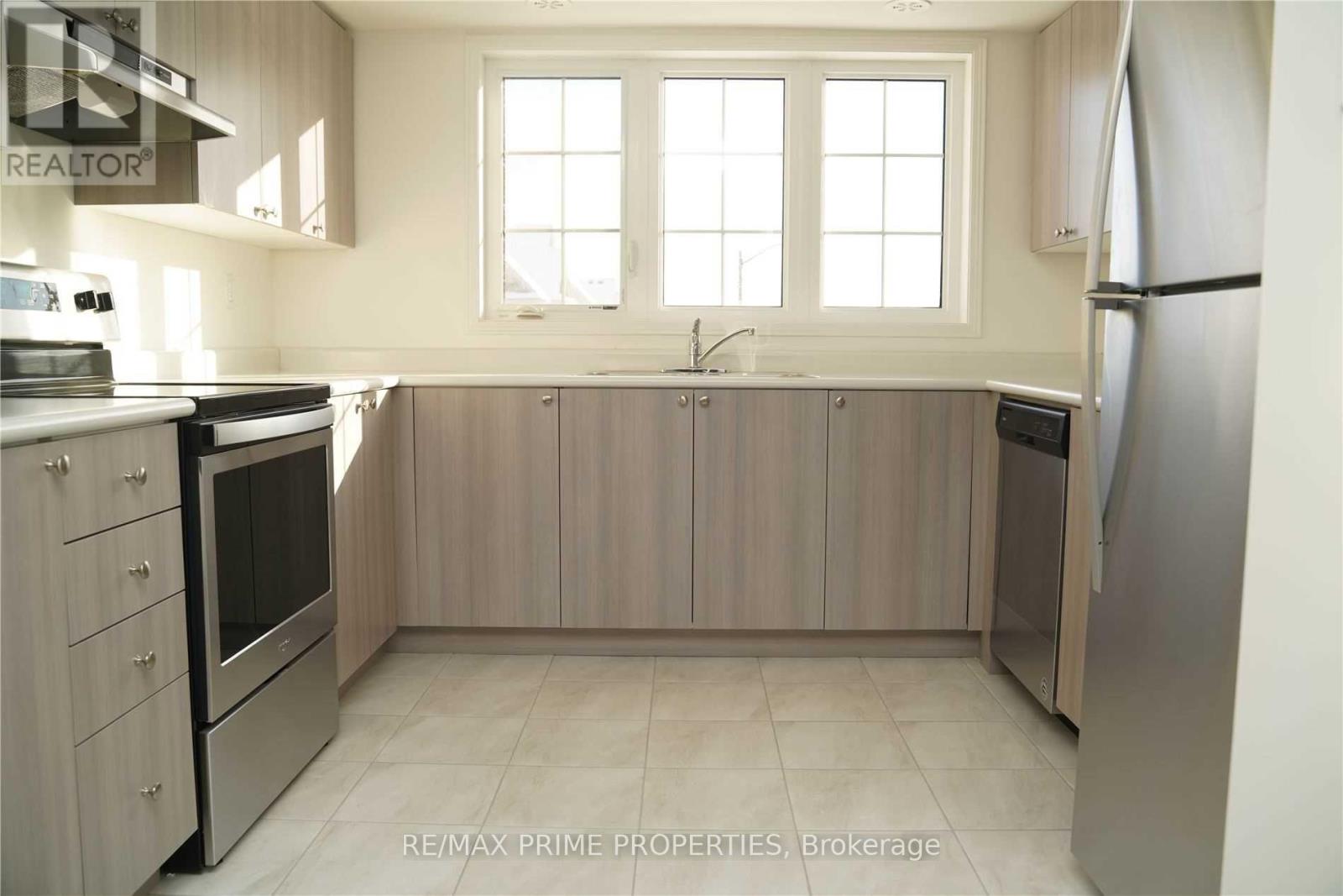 2771 Deputy Minister Path, Oshawa, Ontario  L1L 0M7 - Photo 2 - E12145753