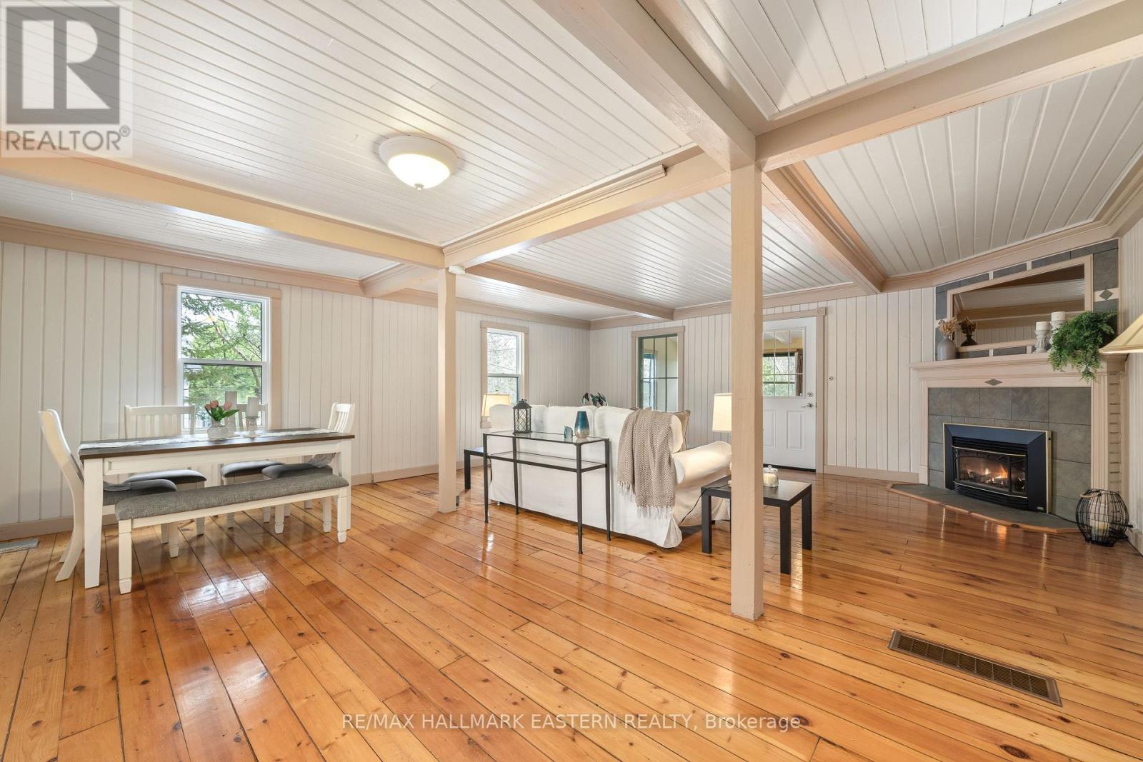 1043 Lakeview Avenue, Selwyn, Ontario  K0L 1H0 - Photo 13 - X12145803