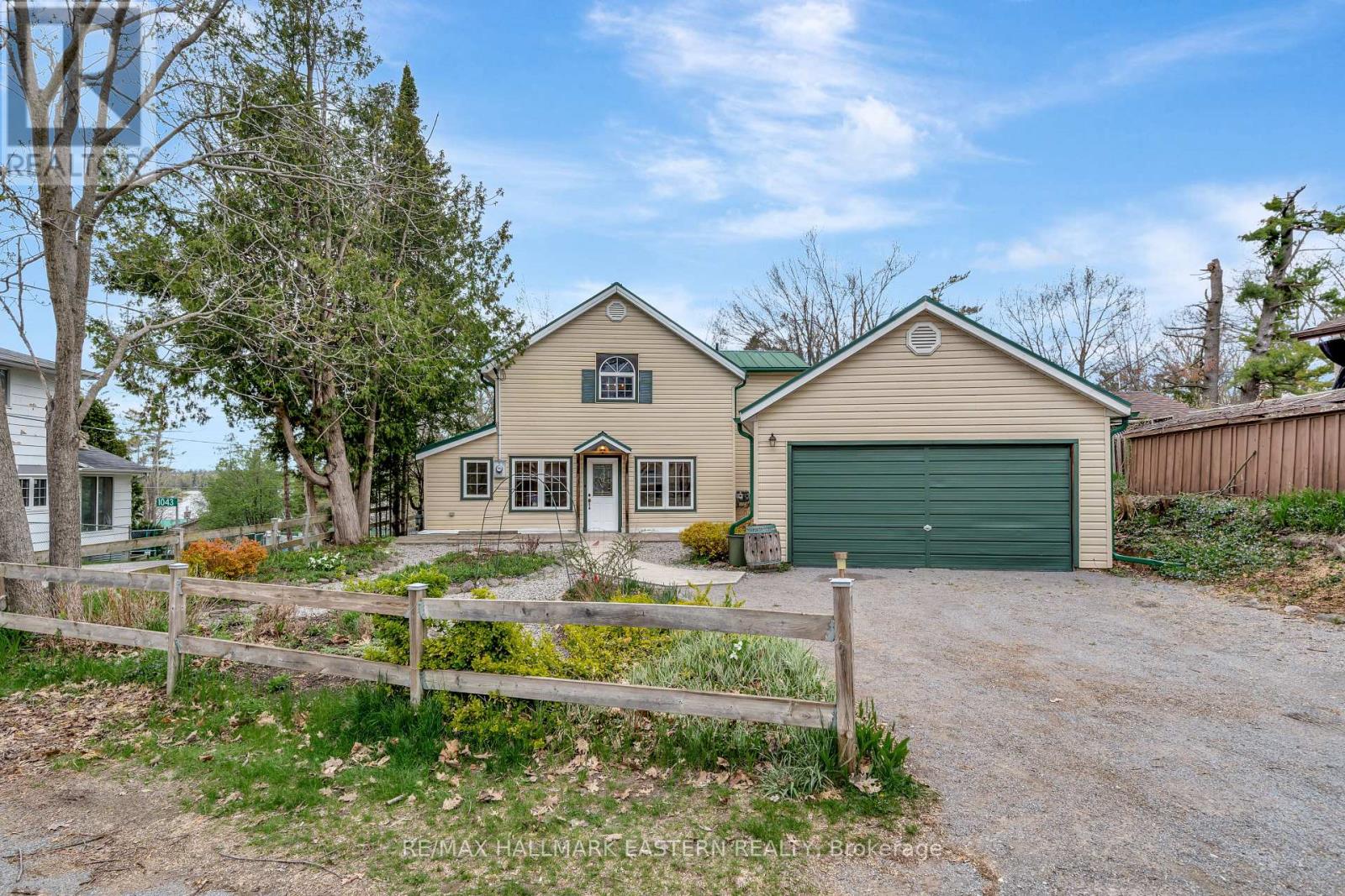 Property at 1043 LAKEVIEW AVENUE image 2