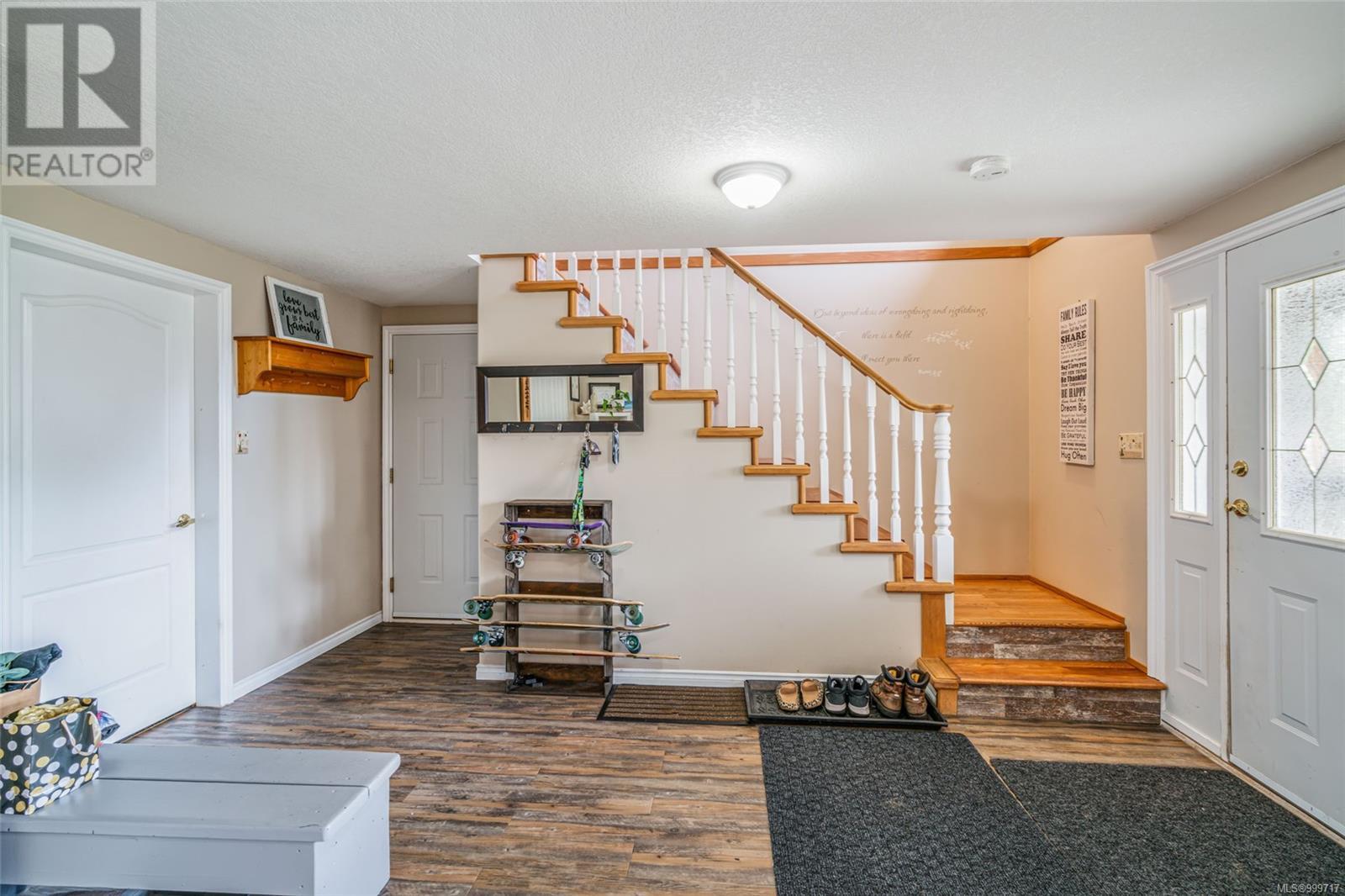 Property at 116 Cory Pl image 1