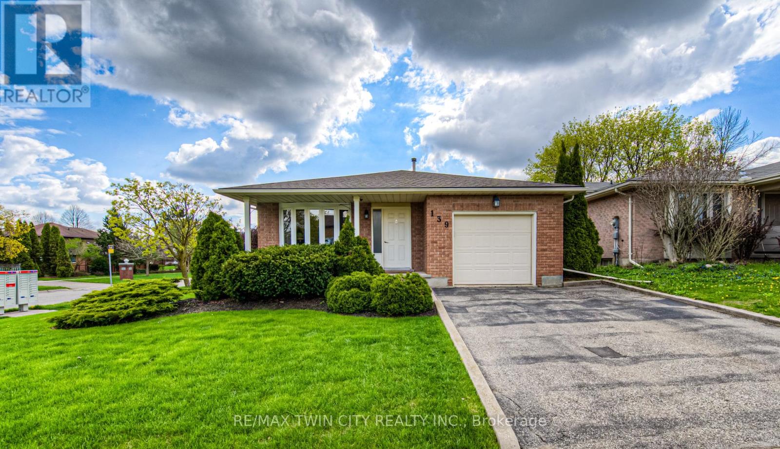 139 BRIERDALE DRIVE, Kitchener, Ontario