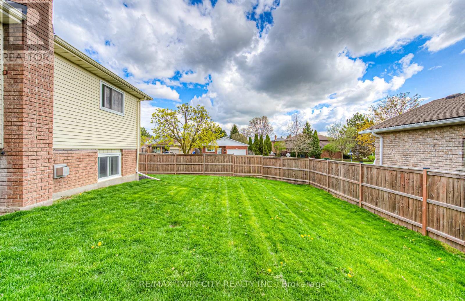 139 Brierdale Drive, Kitchener, Ontario  N2A 3S8 - Photo 26 - X12145662