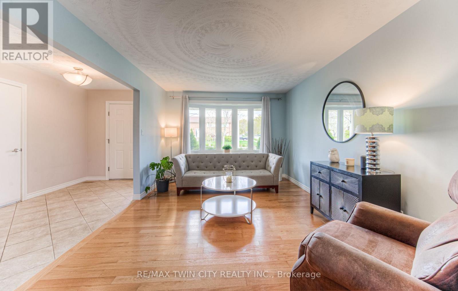 Property at 139 BRIERDALE DRIVE image 4