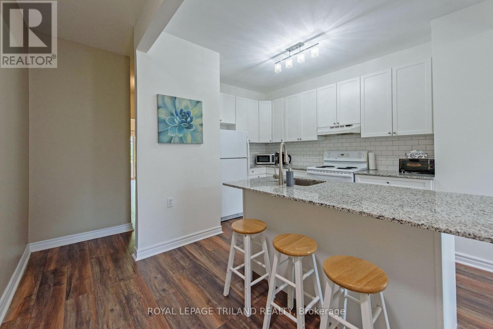 48 - 1570 Richmond Street, London North (North G), Ontario  N6G 4W2 - Photo 8 - X12145854