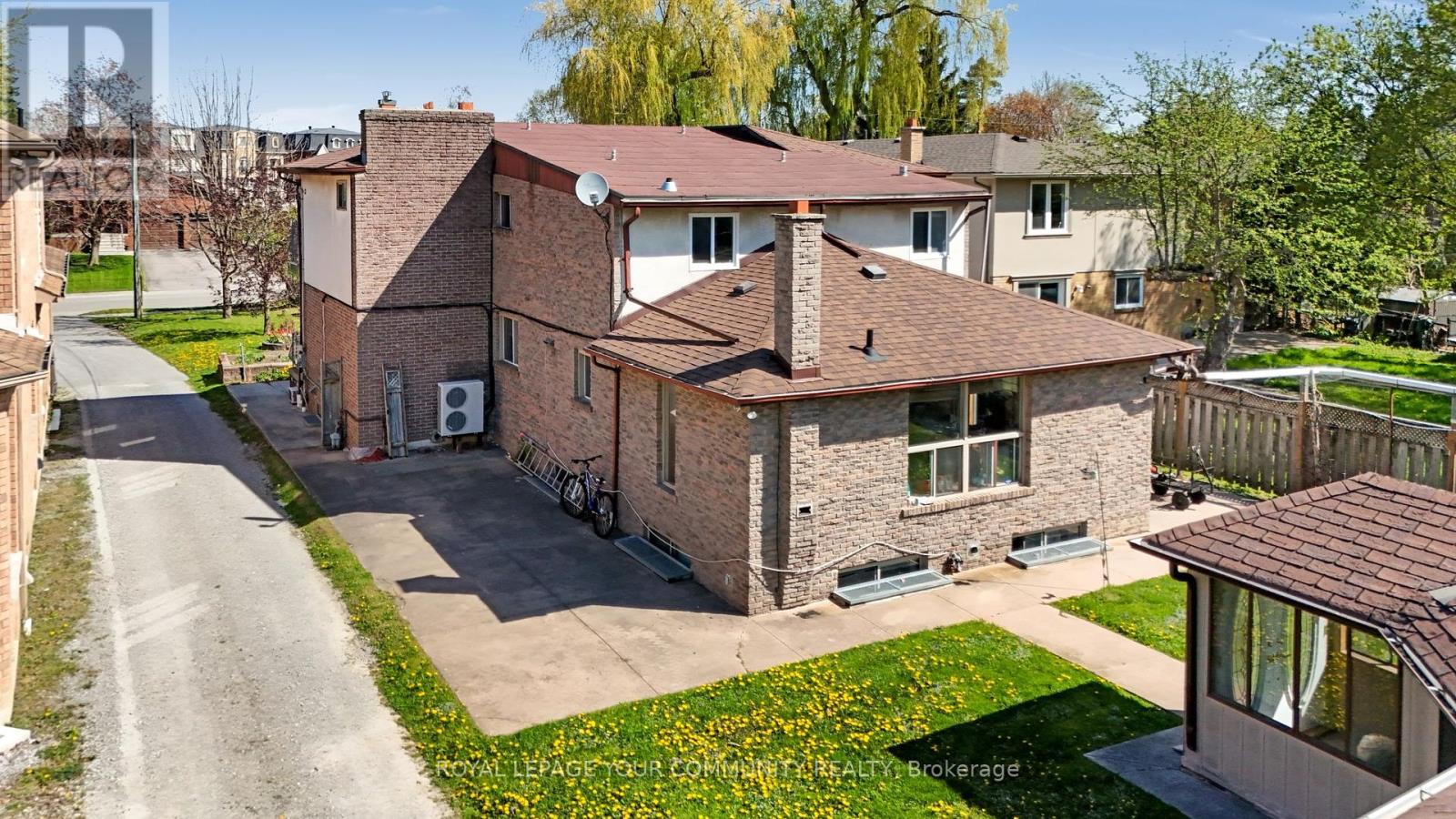 197 Douglas Road, Richmond Hill, Ontario  L4E 3H5 - Photo 14 - N12145764