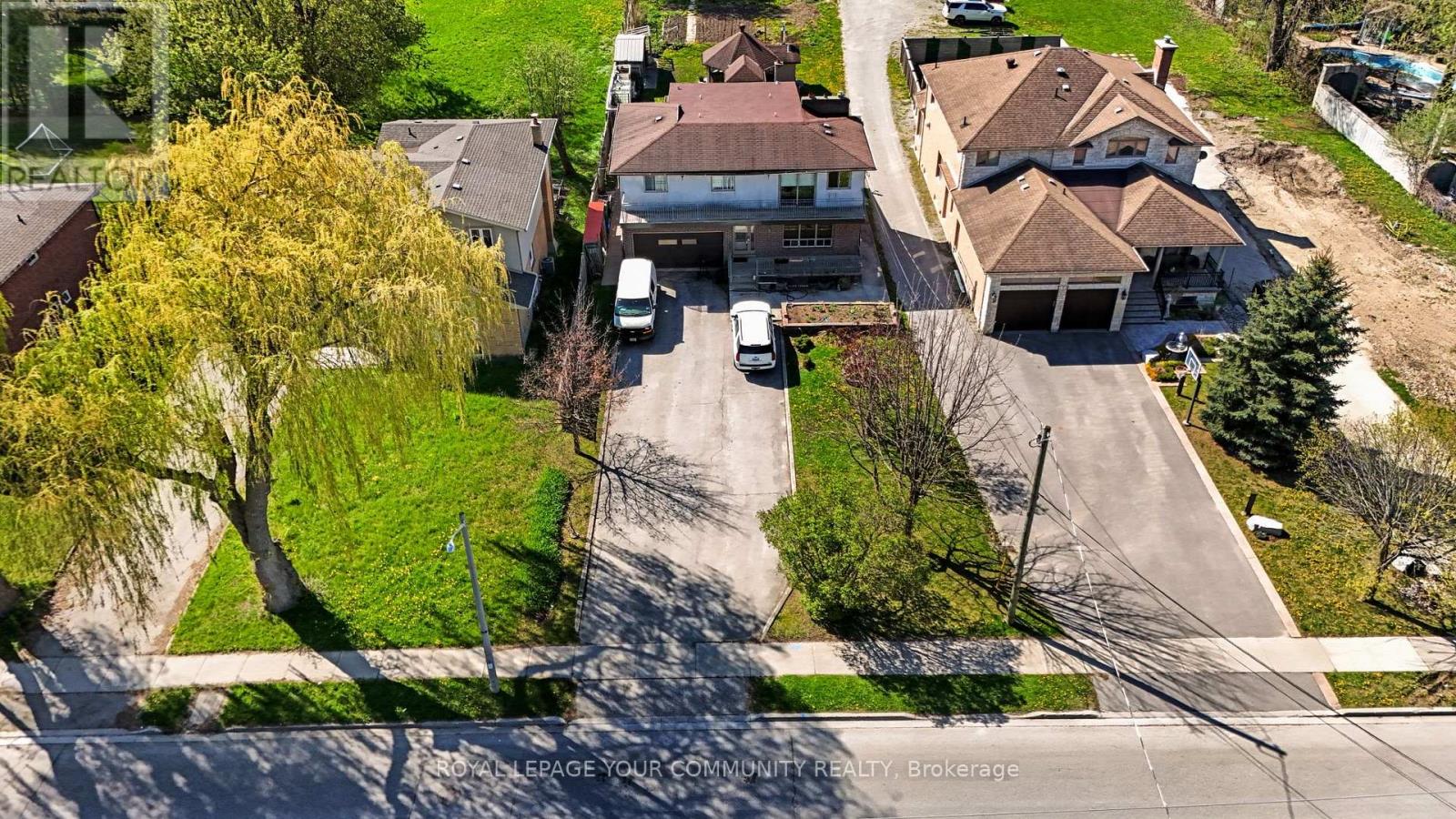 197 Douglas Road, Richmond Hill, Ontario  L4E 3H5 - Photo 3 - N12145764