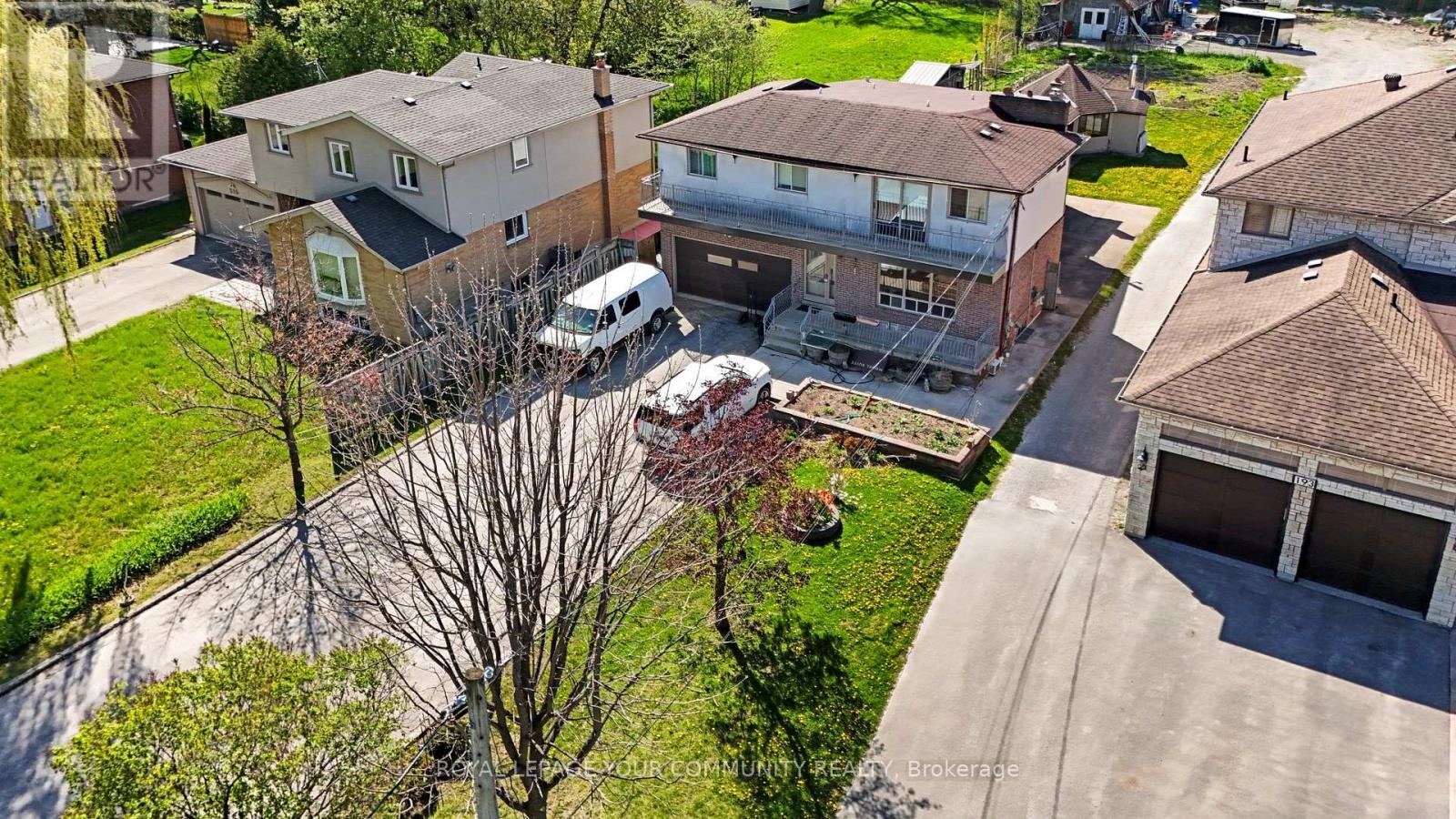 197 Douglas Road, Richmond Hill, Ontario  L4E 3H5 - Photo 5 - N12145764
