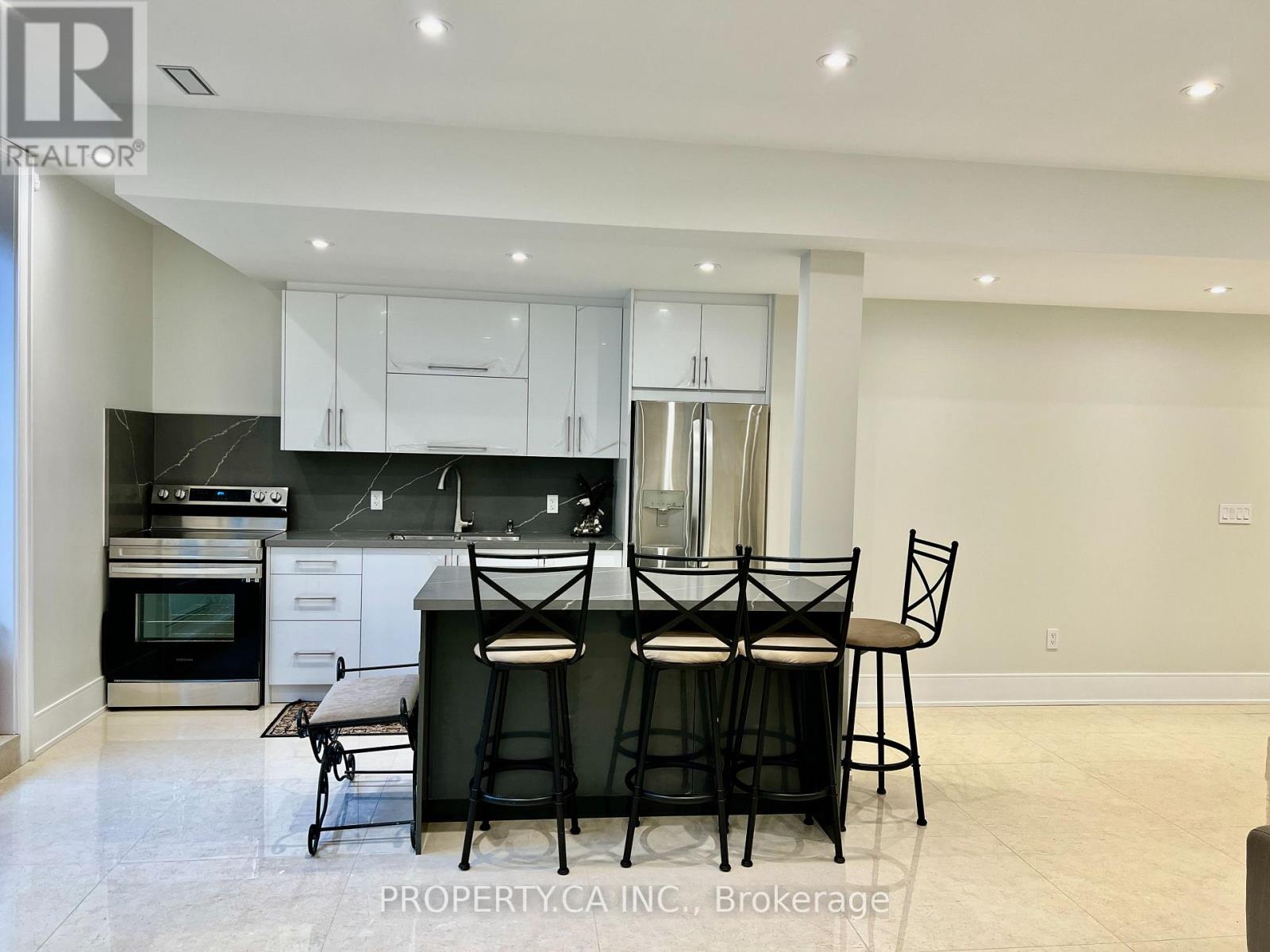 BASEMENT - 176 RUMBLE AVENUE N, Richmond Hill, Ontario