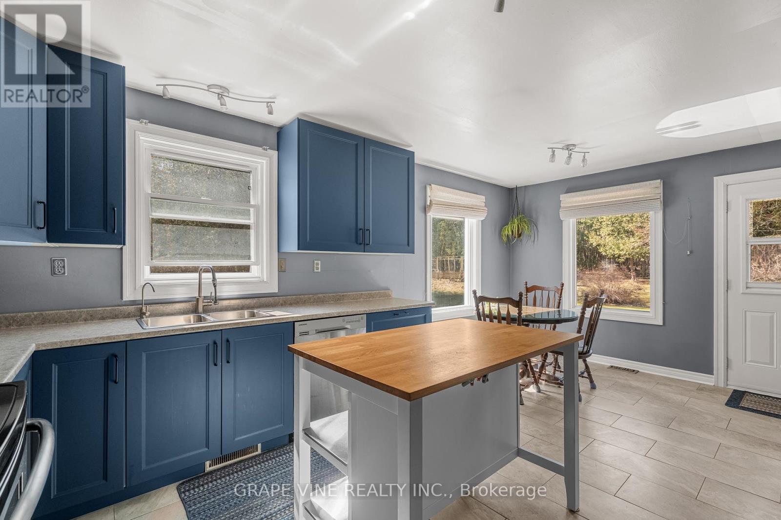 4831 Torbolton Ridge Road, Ottawa, Ontario  K0A 3M0 - Photo 17 - X12103557