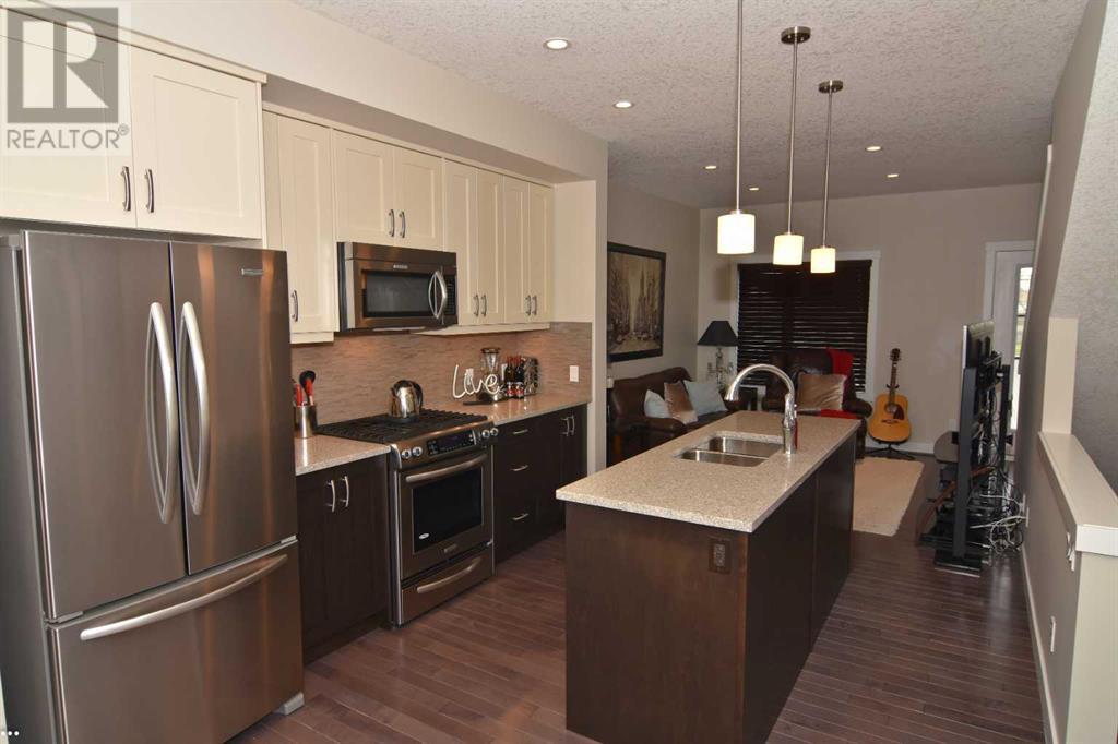 Property at 114, 28 Mcdougall Court NE image 2