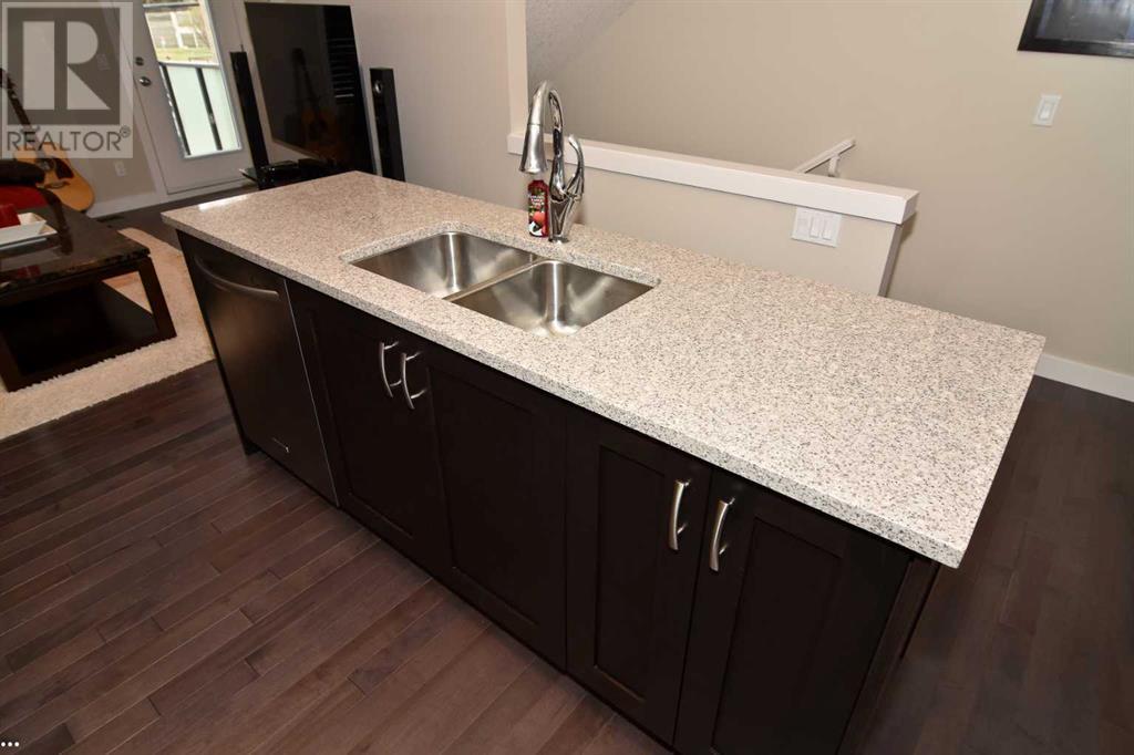 Property at 114, 28 Mcdougall Court NE image 4