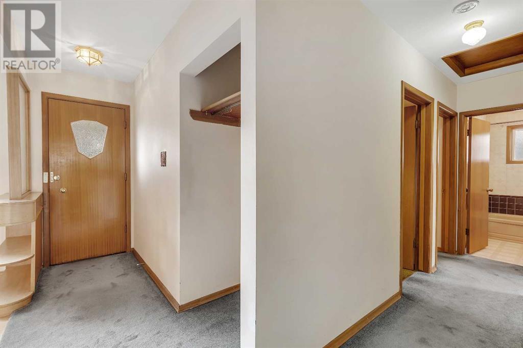 Property at 77 Glacier Drive SW image 4