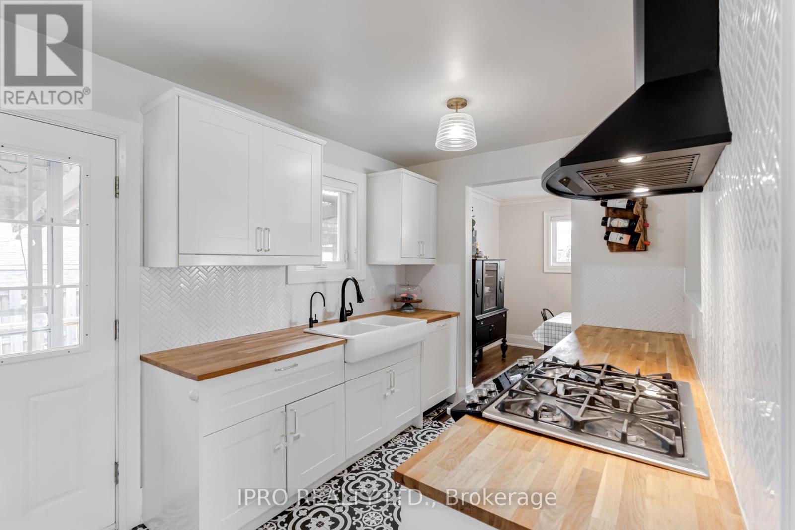 43 Sherwood Crescent, Brampton, Ontario  L6X 2C9 - Photo 14 - W12145750