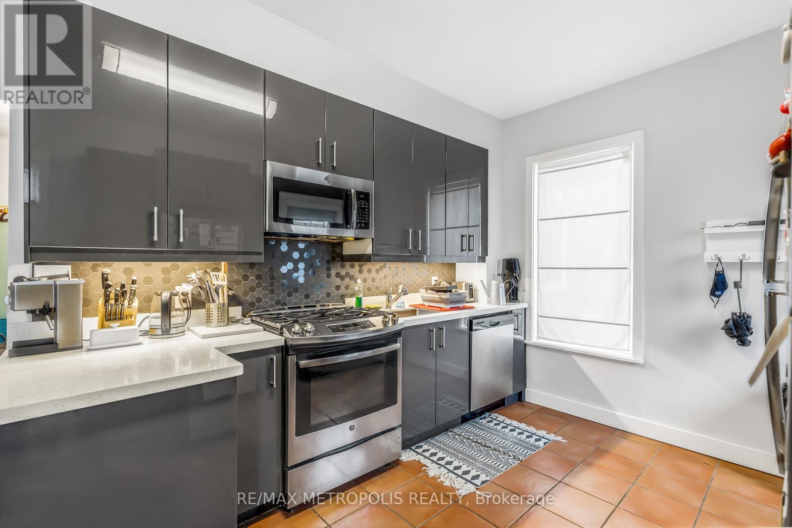 52 Fern Avenue, Toronto (Roncesvalles), Ontario  M6R 1K1 - Photo 12 - W12145760