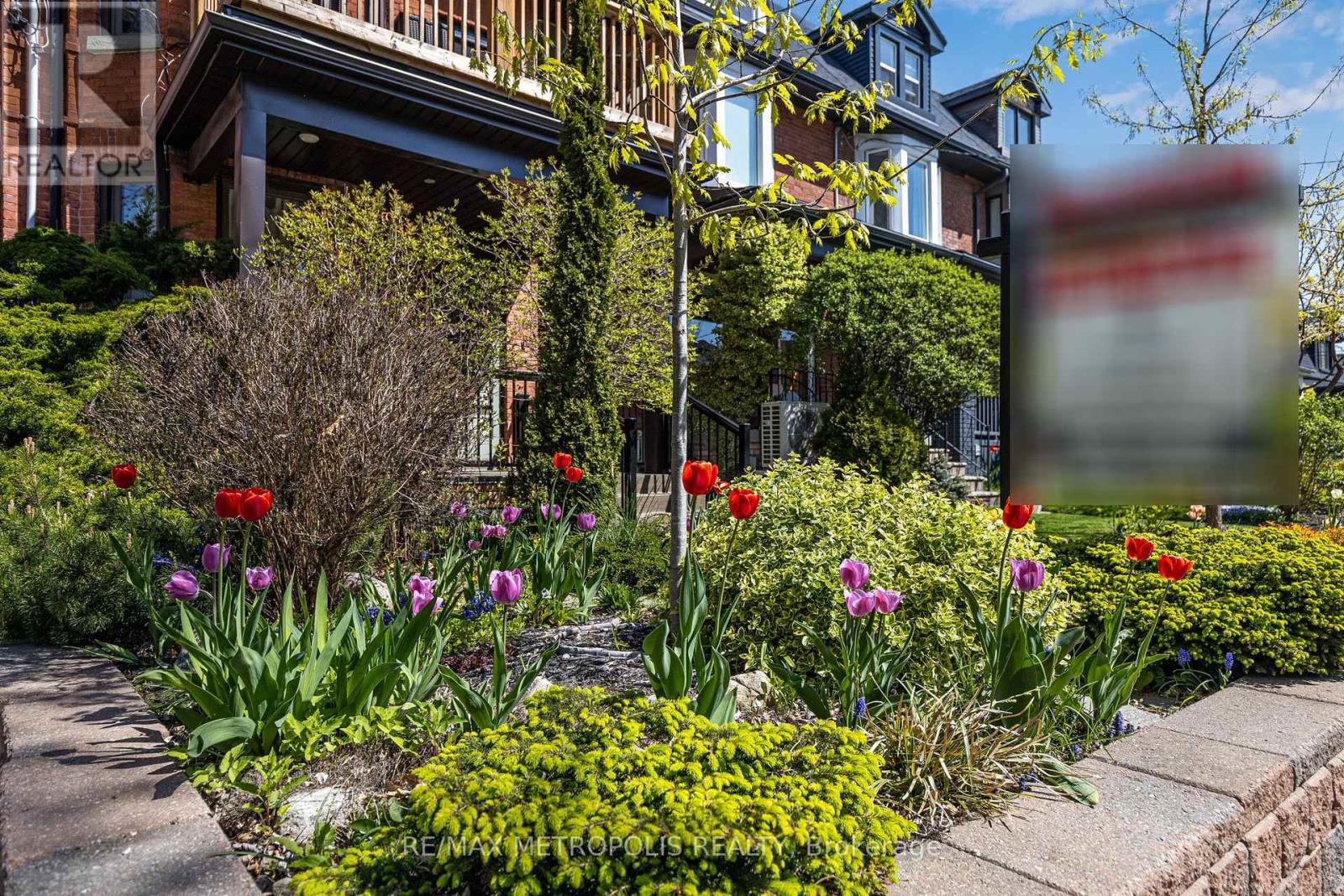 52 Fern Avenue, Toronto (Roncesvalles), Ontario  M6R 1K1 - Photo 2 - W12145760