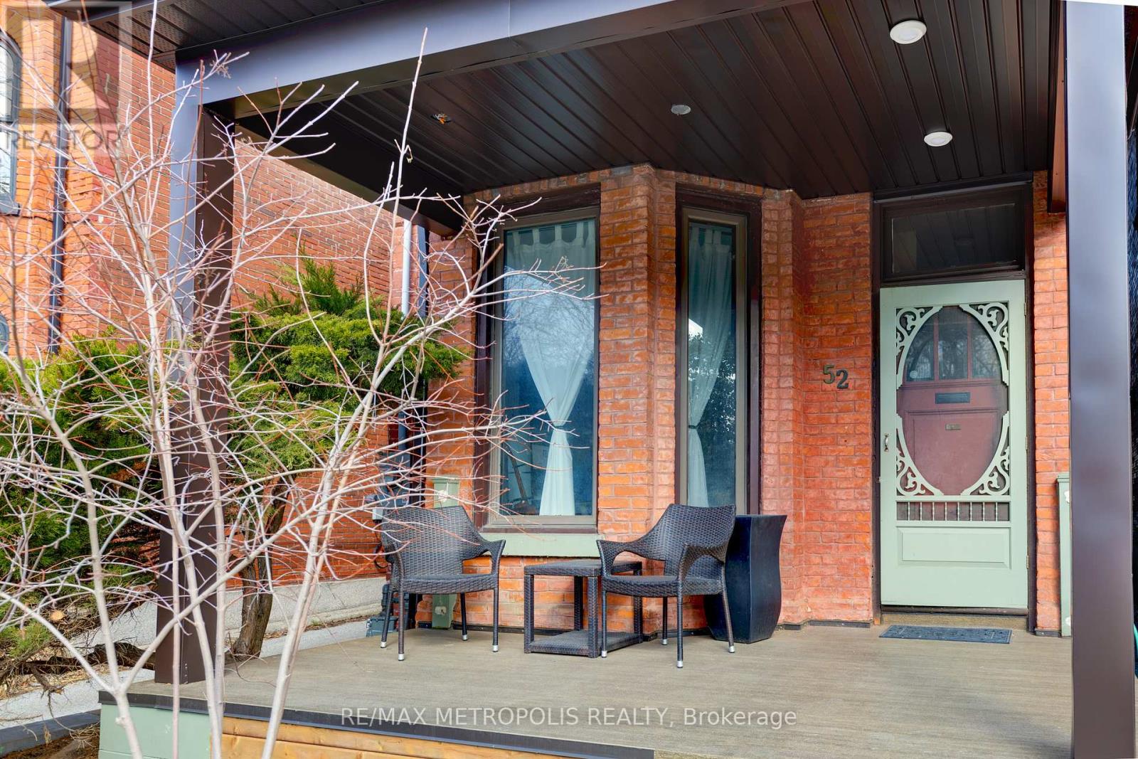 52 Fern Avenue, Toronto (Roncesvalles), Ontario  M6R 1K1 - Photo 3 - W12145760