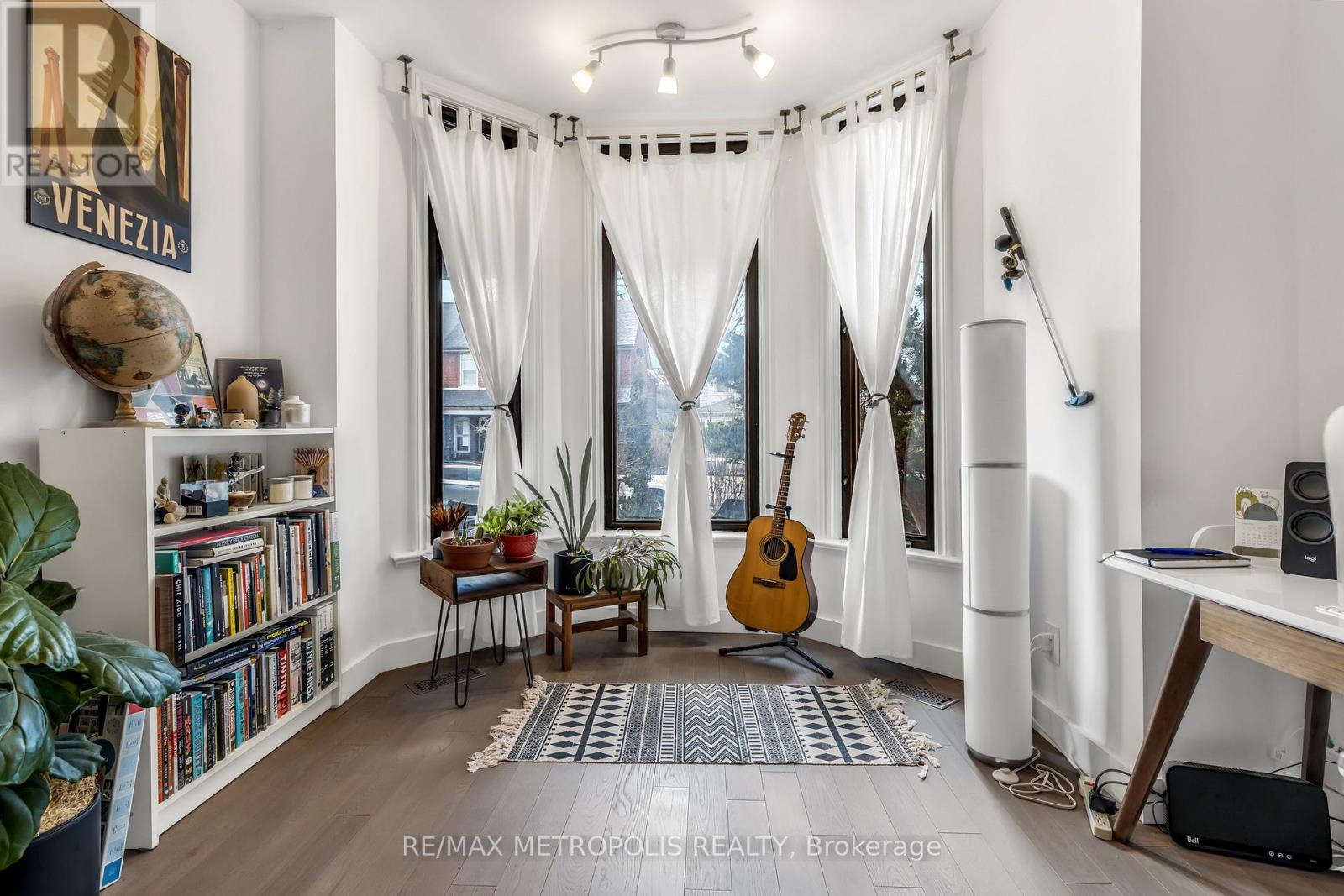 52 Fern Avenue, Toronto (Roncesvalles), Ontario  M6R 1K1 - Photo 8 - W12145760