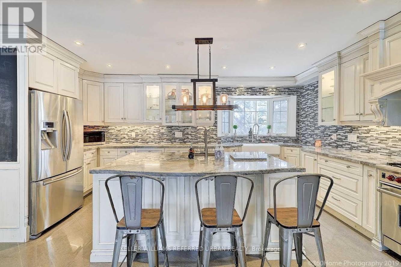 8 Yorkleigh Avenue, Toronto, Ontario  M9P 1Y1 - Photo 6 - W12145780