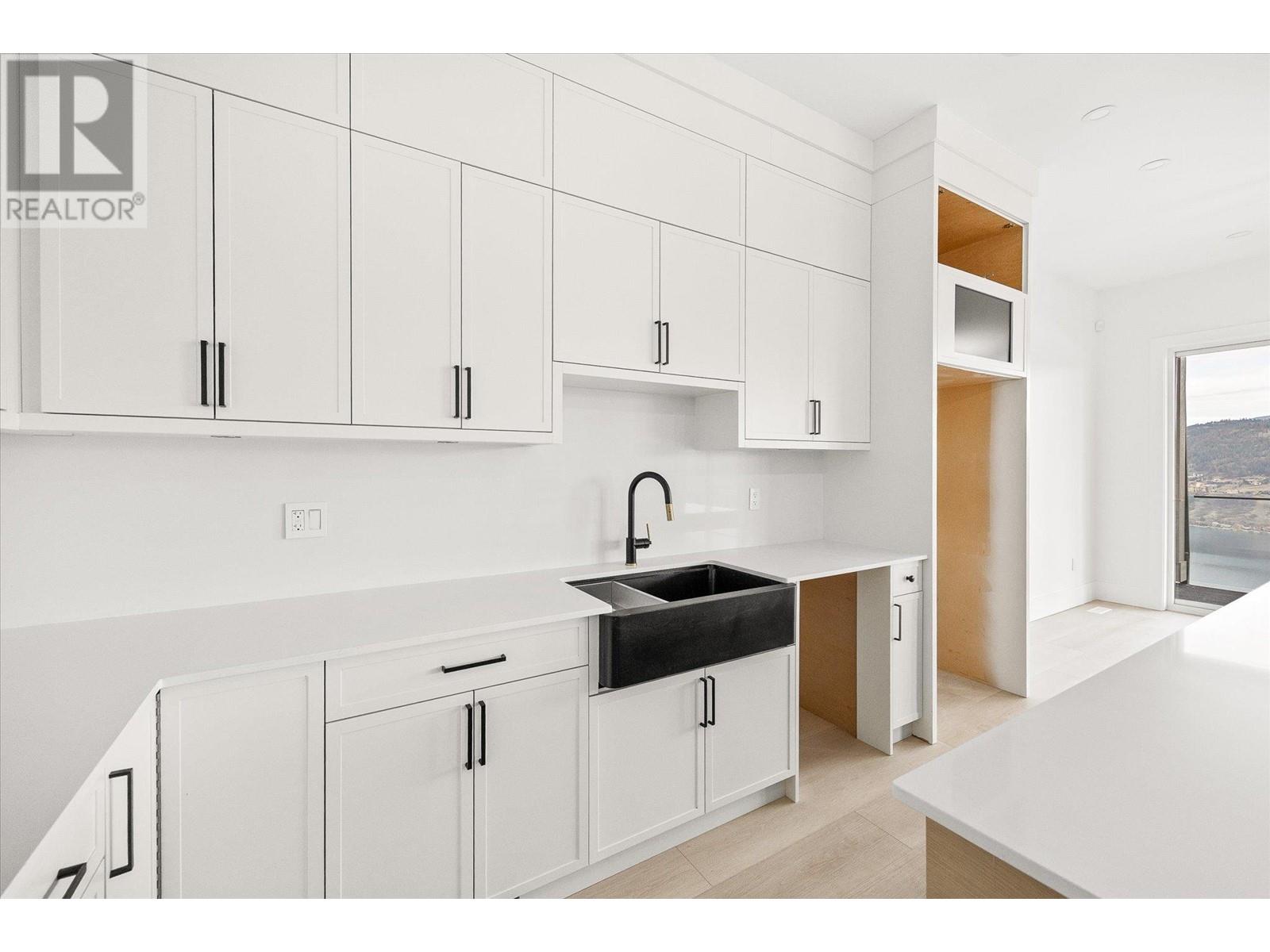 Property at 8916 Tavistock Road image 2