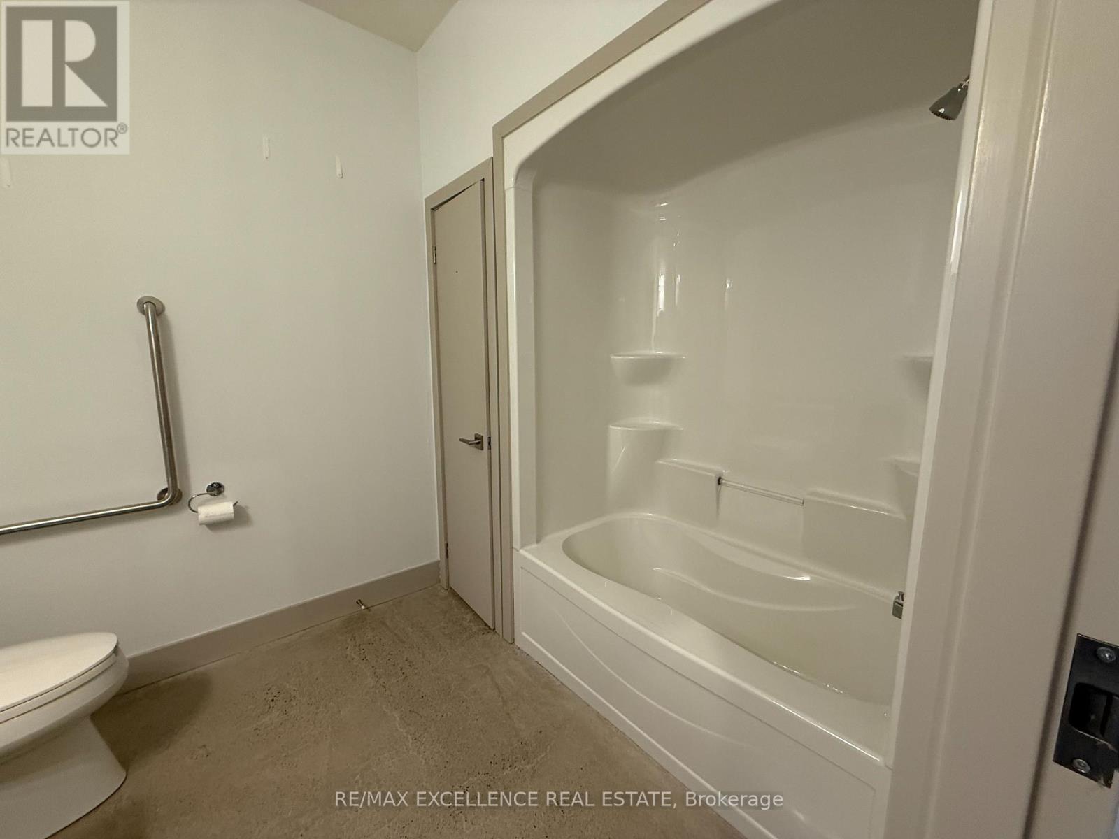1518 Pelham Street, Pelham (Fonthill), Ontario  L0S 1E3 - Photo 19 - X12145196