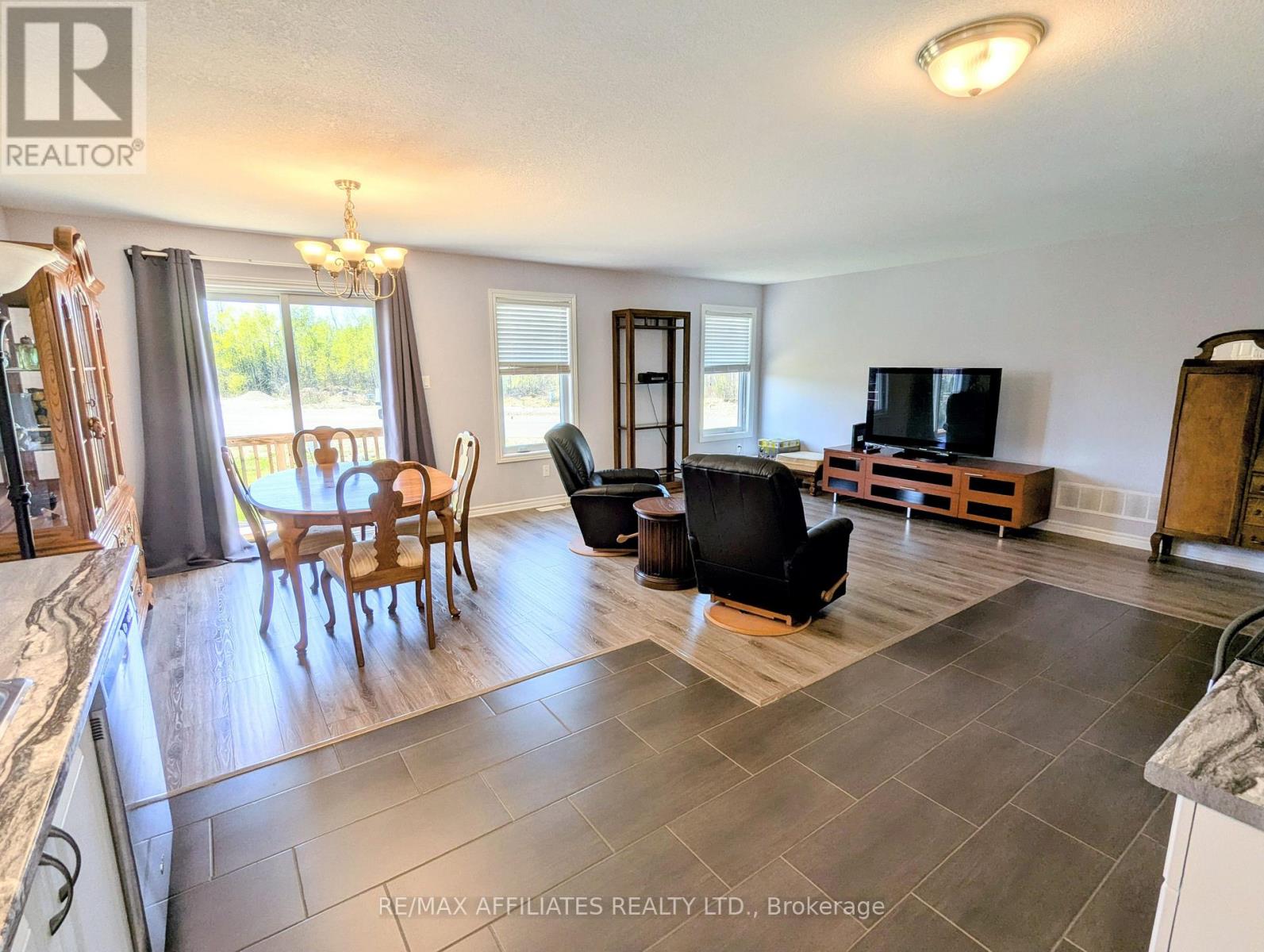 228 Wood Avenue, Smiths Falls, Ontario  K7A 5G8 - Photo 8 - X12145852