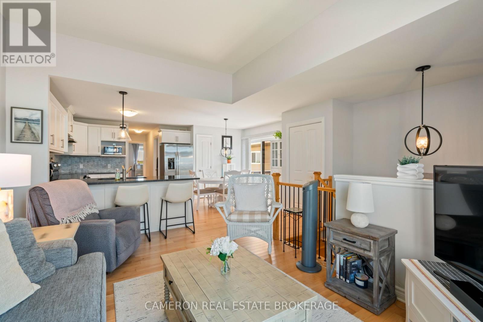 Property at 270 BELLWOOD DRIVE image 4