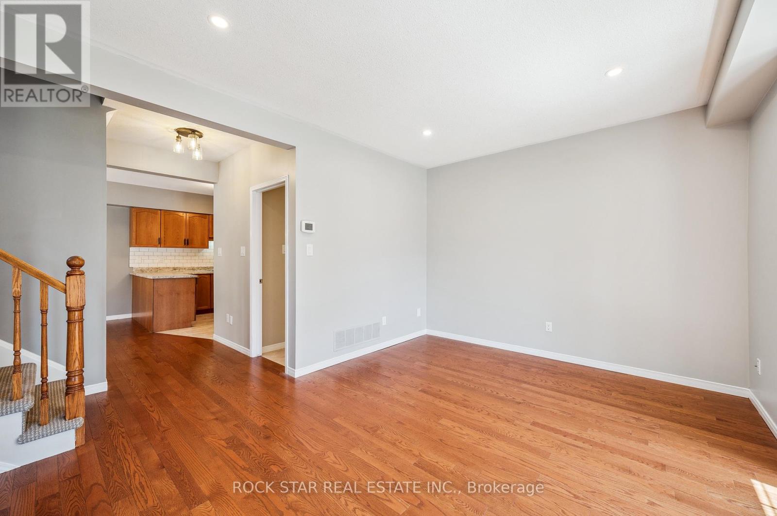 55 Valridge Drive, Hamilton (Ancaster), Ontario  L9G 4Y7 - Photo 12 - X12145774