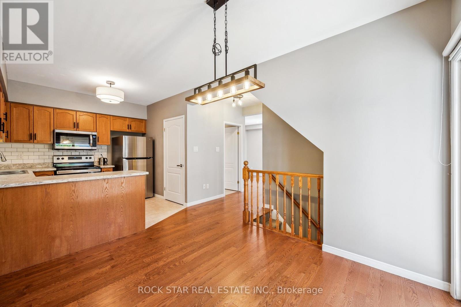 55 Valridge Drive, Hamilton (Ancaster), Ontario  L9G 4Y7 - Photo 16 - X12145774