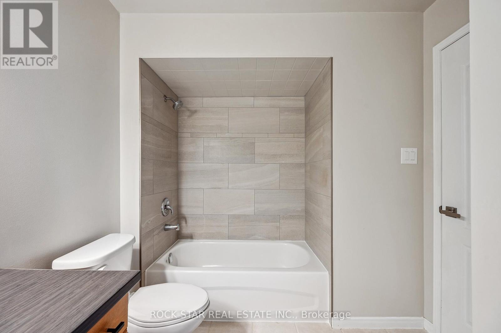 55 Valridge Drive, Hamilton, Ontario  L9G 4Y7 - Photo 22 - X12145774
