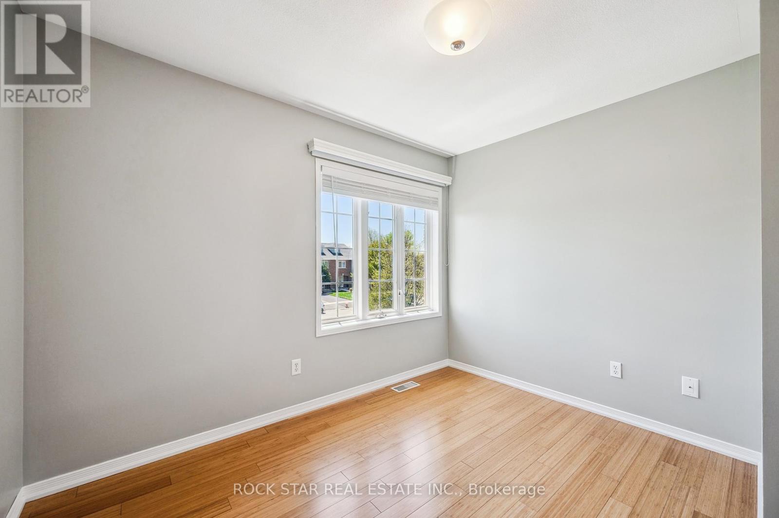 55 Valridge Drive, Hamilton (Ancaster), Ontario  L9G 4Y7 - Photo 24 - X12145774