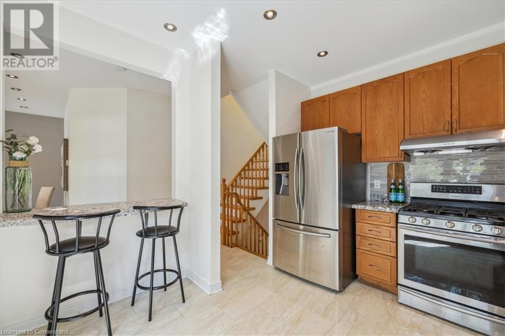 Property at 100 BEDDOE Drive Unit# 16 image 4