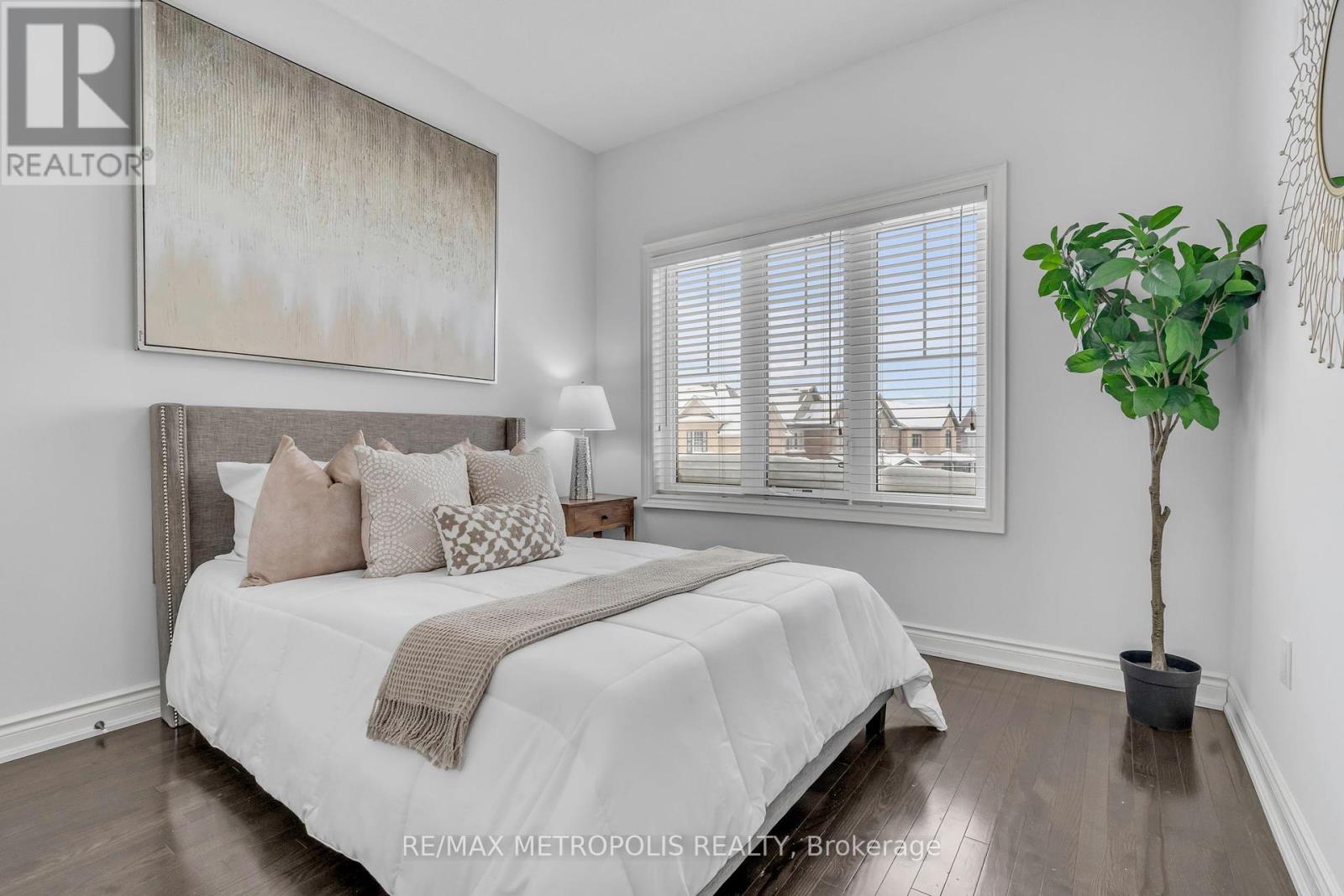 27 Dunedin Drive, Vaughan, Ontario  L4H 3Y3 - Photo 16 - N12135555