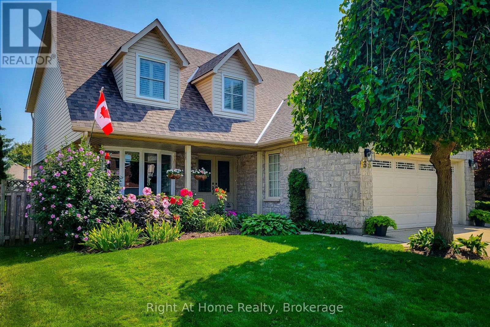 133 Lavender Drive, Hamilton, Ontario  L9K 1B6 - Photo 3 - X12130359