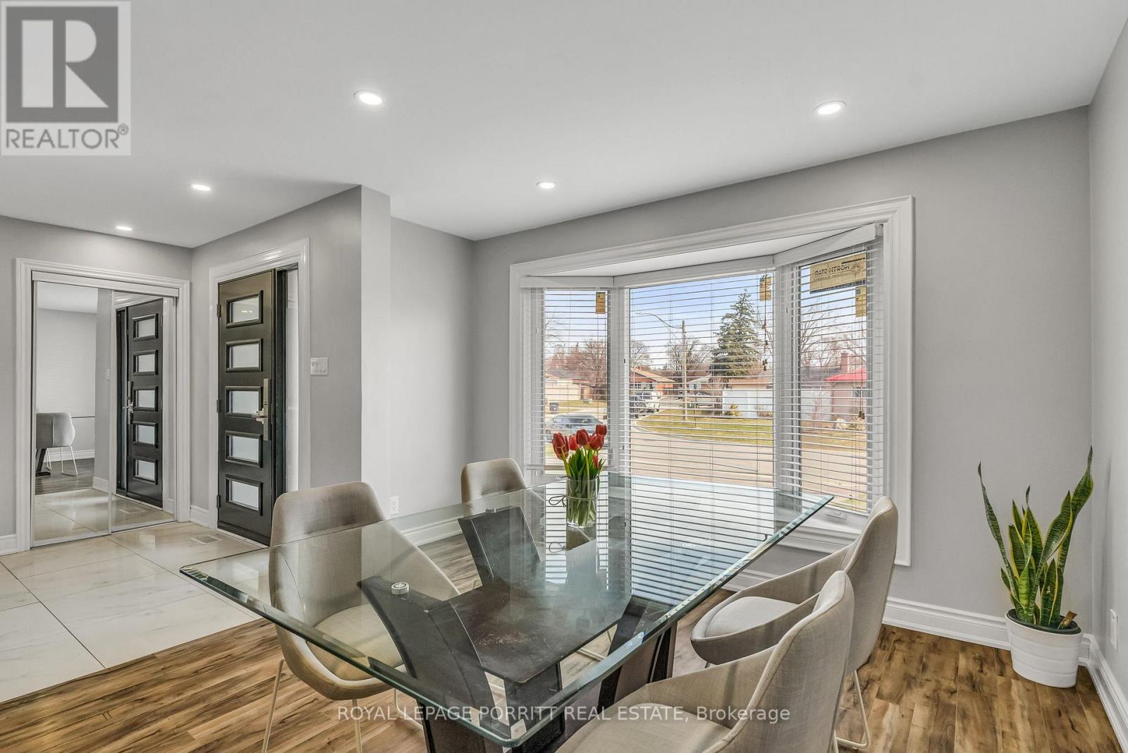 14 Albion Crescent, Brampton, Ontario  L6T 1L4 - Photo 6 - W12071417